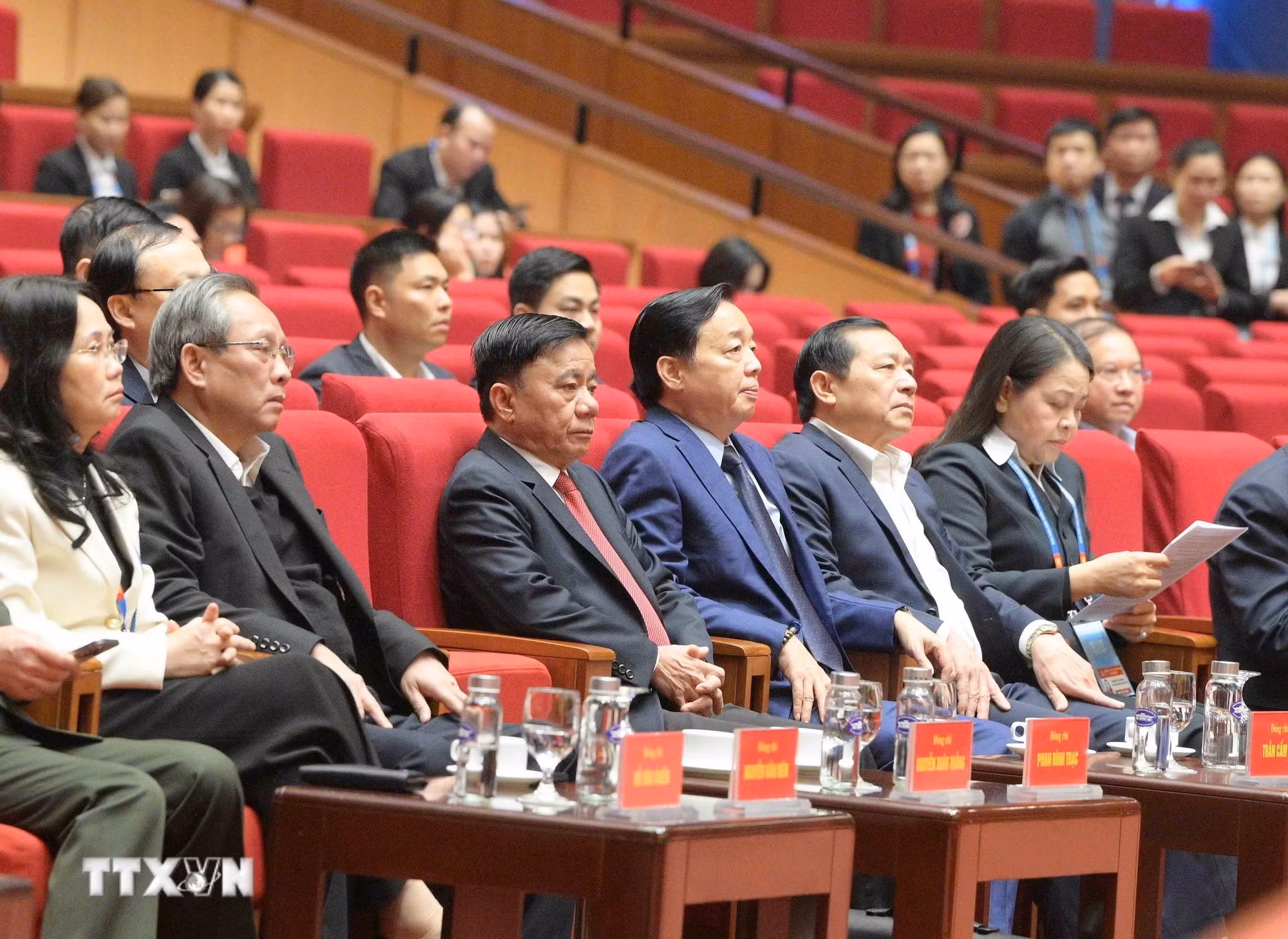 ttxvn-thuong-truc-ban-bi-thu-tran-cam-tu-chu-tri-tong-duyet-cong-tac-to-chuc-phuc-vu-dai-hoi-xiv-cua-dang-8528660-3.jpg