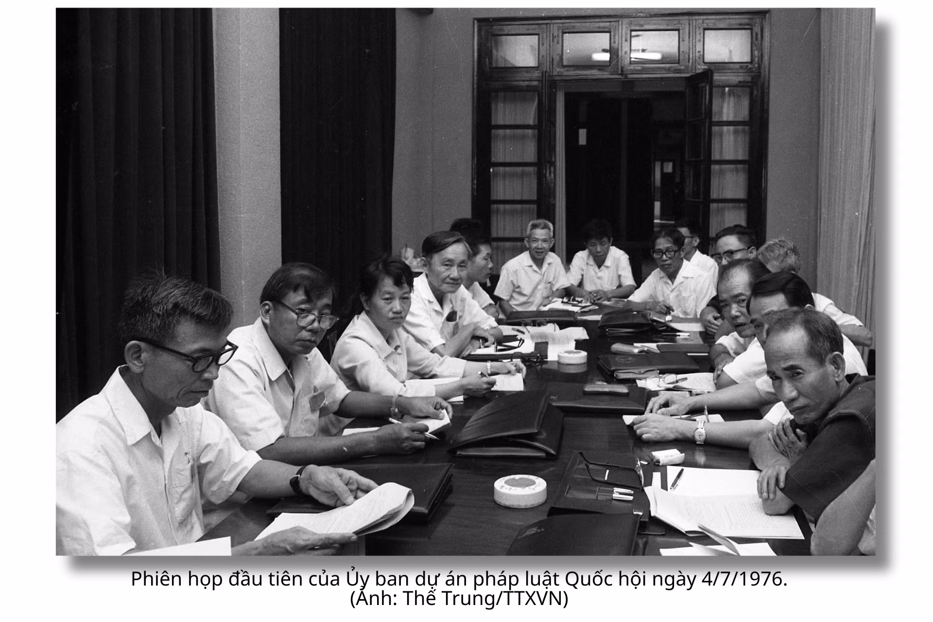 quoc-hoi-khoa-iv-17.png