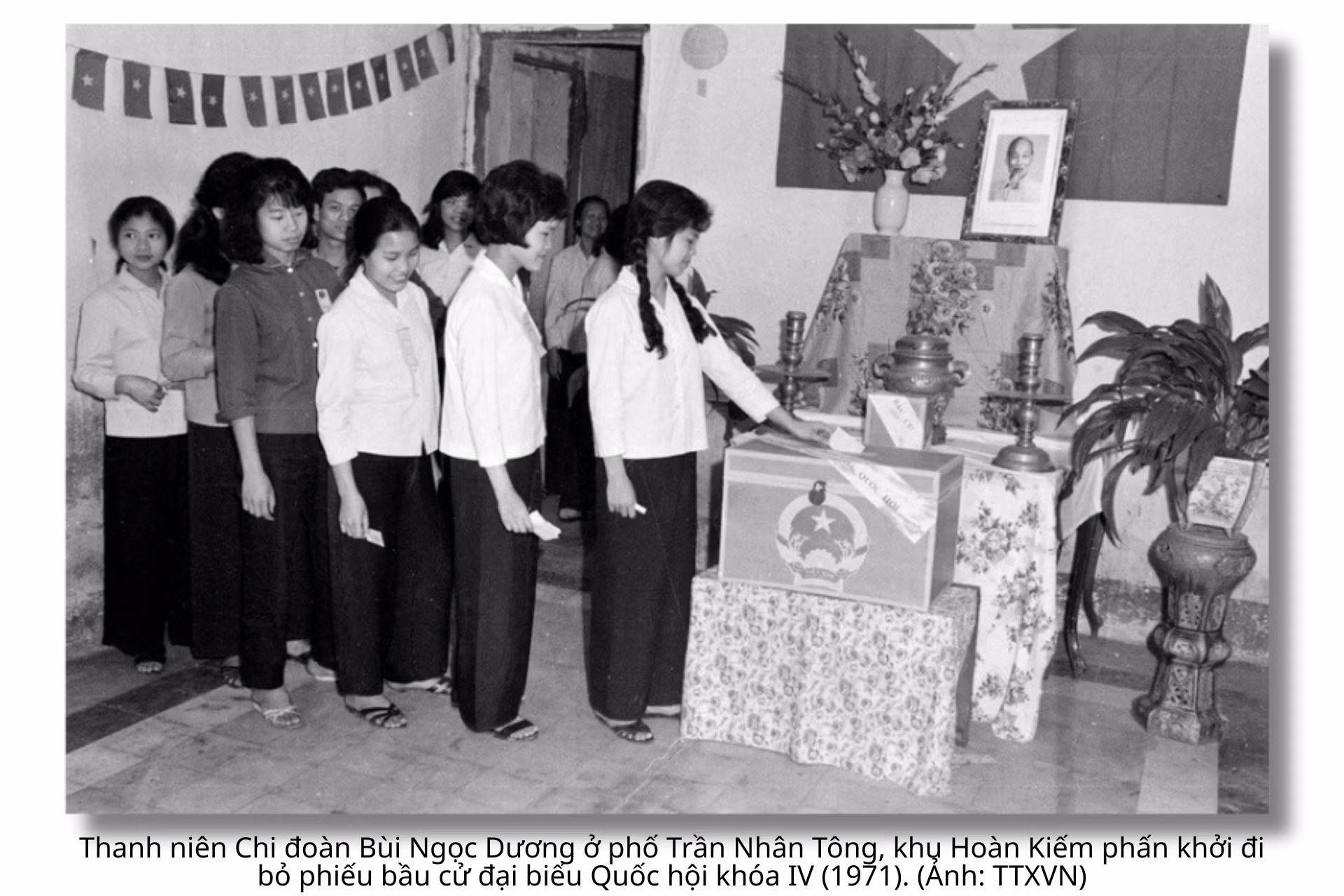 quoc-hoi-khoa-iv-10.png