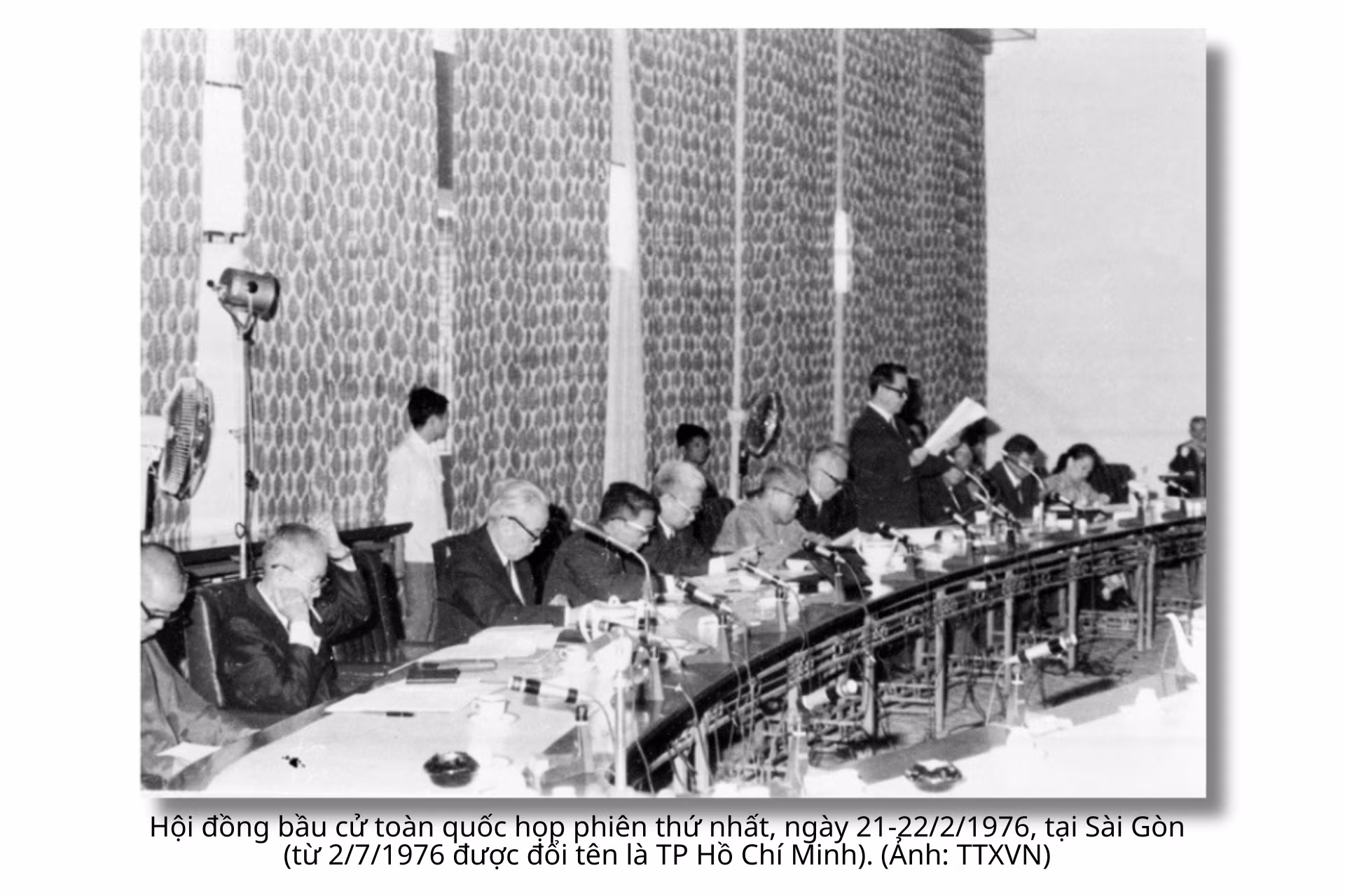 quoc-hoi-khoa-vi-18.png