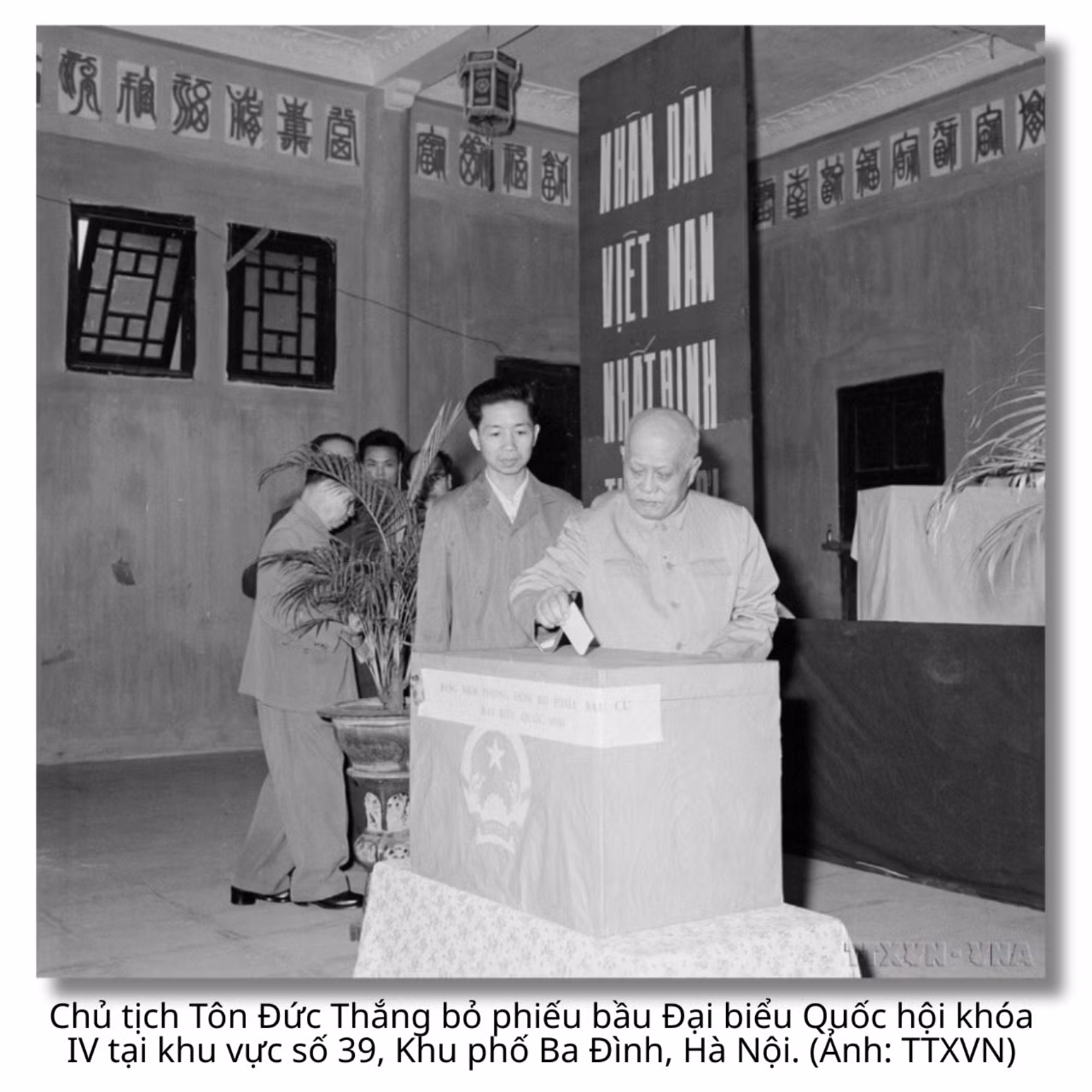 quoc-hoi-khoa-iv-2-9936.jpg