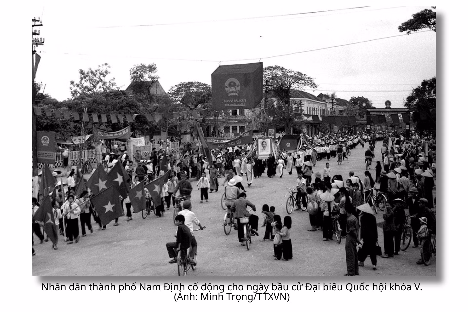quoc-hoi-khoa-v-2.png