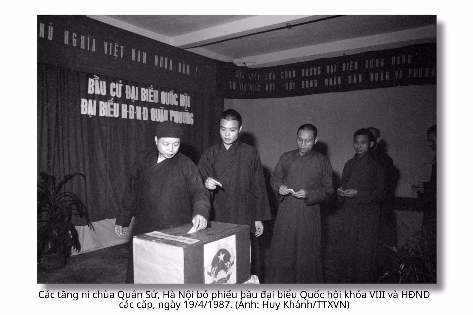 quoc-hoi-khoa-viii-8.png