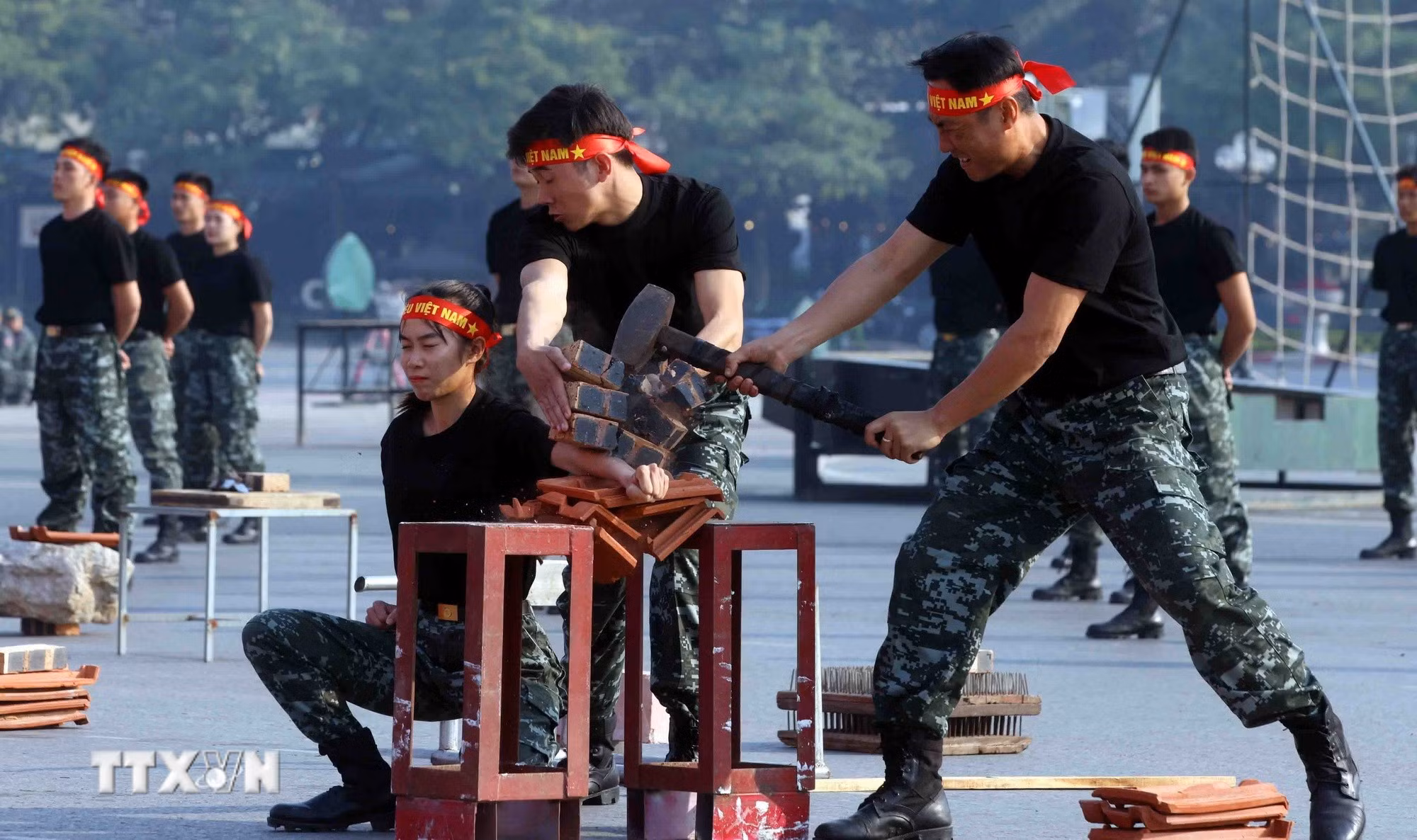 ttxvn-bo-cong-an-xuat-quan-dien-tap-phuong-an-dam-bao-antt-dai-hoi-xiv-cua-dang-8522040-3.jpg