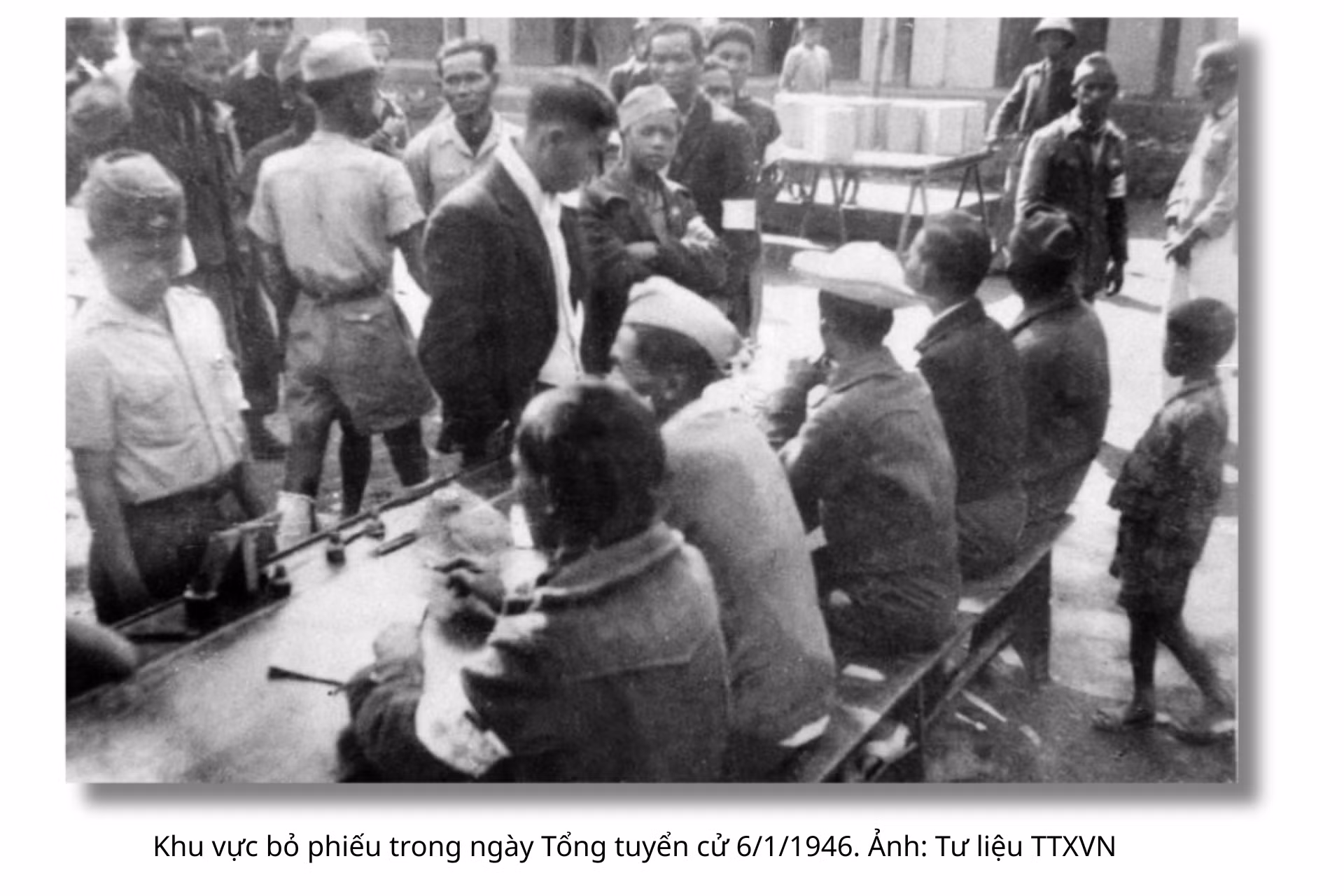quoc-hoi-khoa-i-17-8927.png