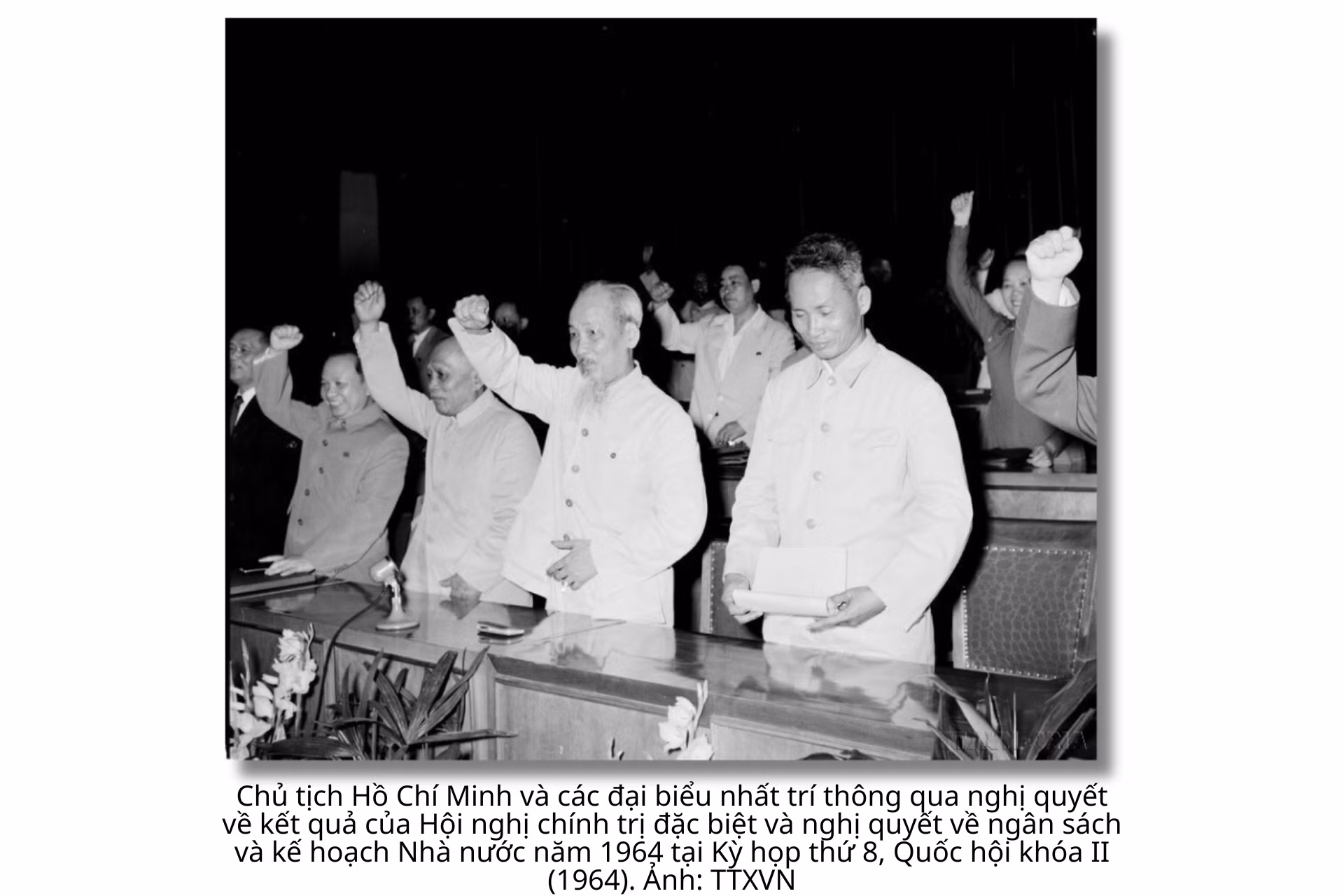 quoc-hoi-khoa-ii-5.png