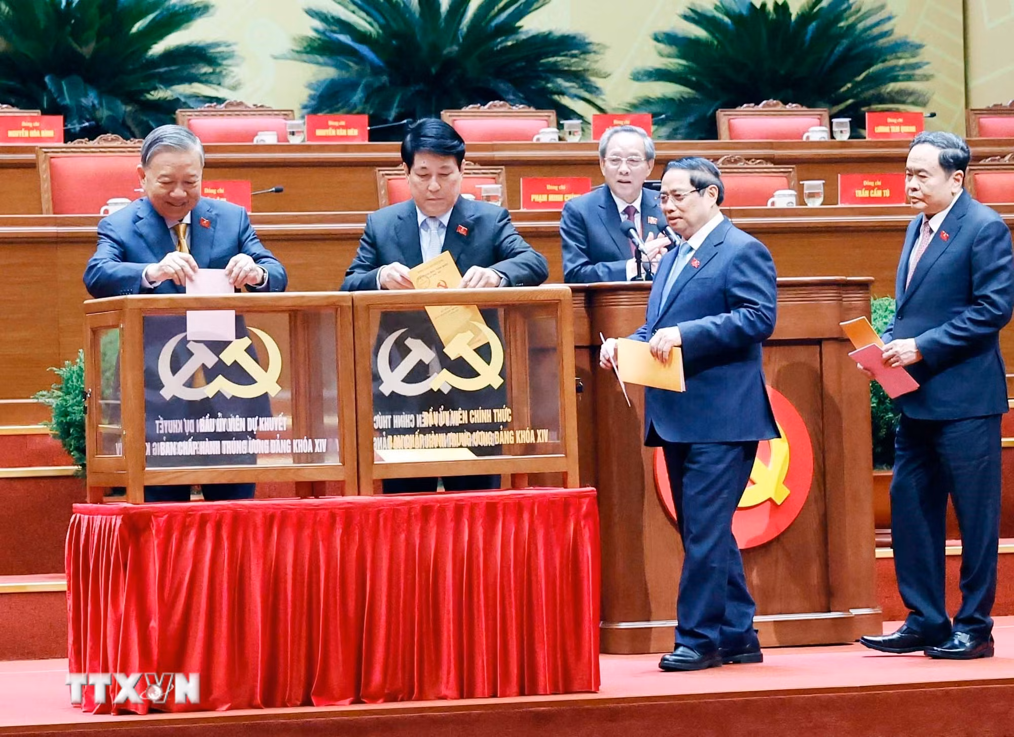 ttxvn-dai-hoi-xiv-cua-dang-bau-ban-chap-hanh-trung-uong-khoa-xiv-8546117-1.jpg