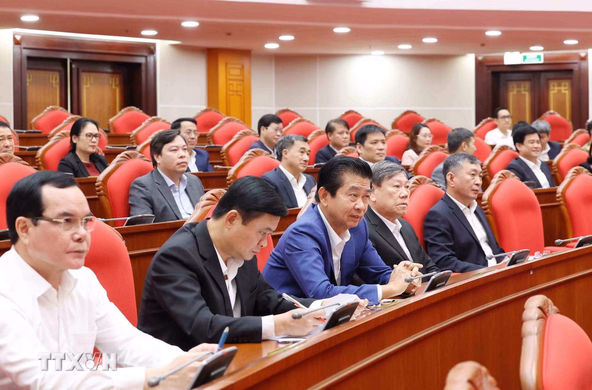 ttxvn-thuong-truc-ban-bi-thu-tran-cam-tu-chu-tri-hoi-nghi-tong-ket-cong-tac-chuan-bi-to-chuc-va-phuc-vu-dai-hoi-dai-bieu-toan-quoc-lan-thu-xiv-cua-8646234-10.jpg
