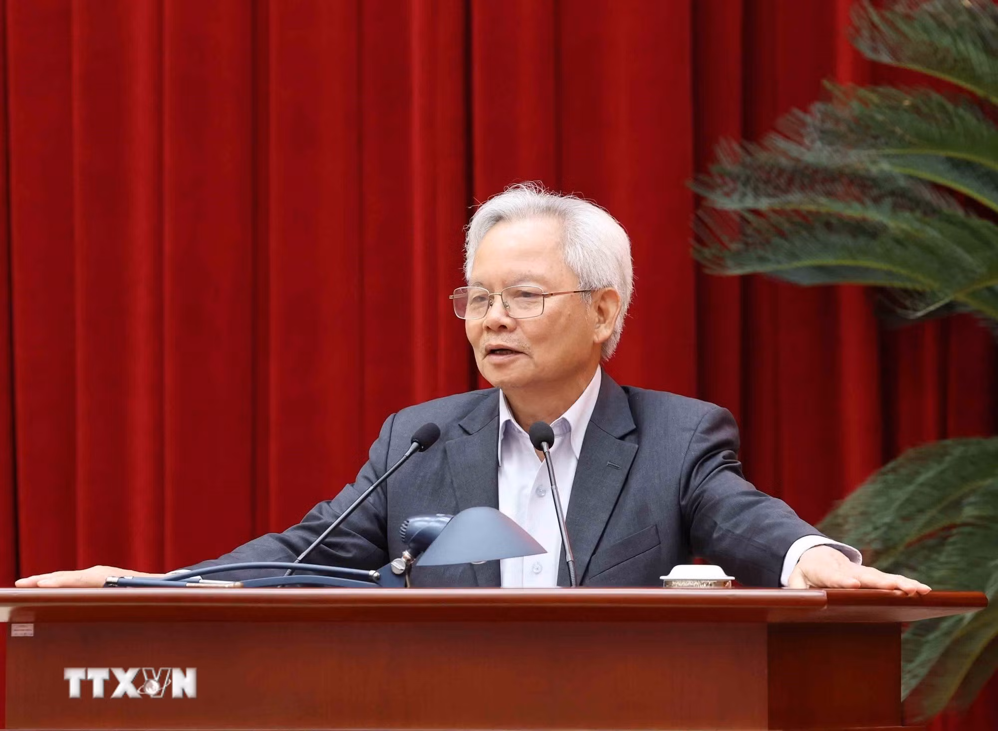 ttxvn-thuong-truc-ban-bi-thu-tran-cam-tu-chu-tri-hoi-nghi-tong-ket-cong-tac-chuan-bi-to-chuc-va-phuc-vu-dai-hoi-dai-bieu-toan-quoc-lan-thu-xiv-cua-8646234-9.jpg