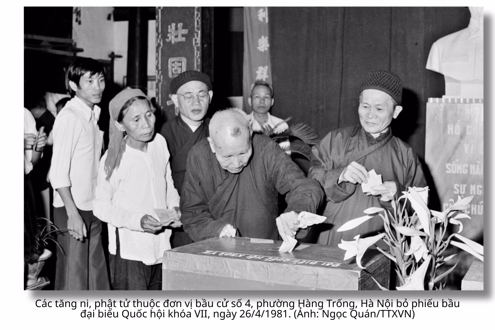 quoc-hoi-khoa-vii-3.png