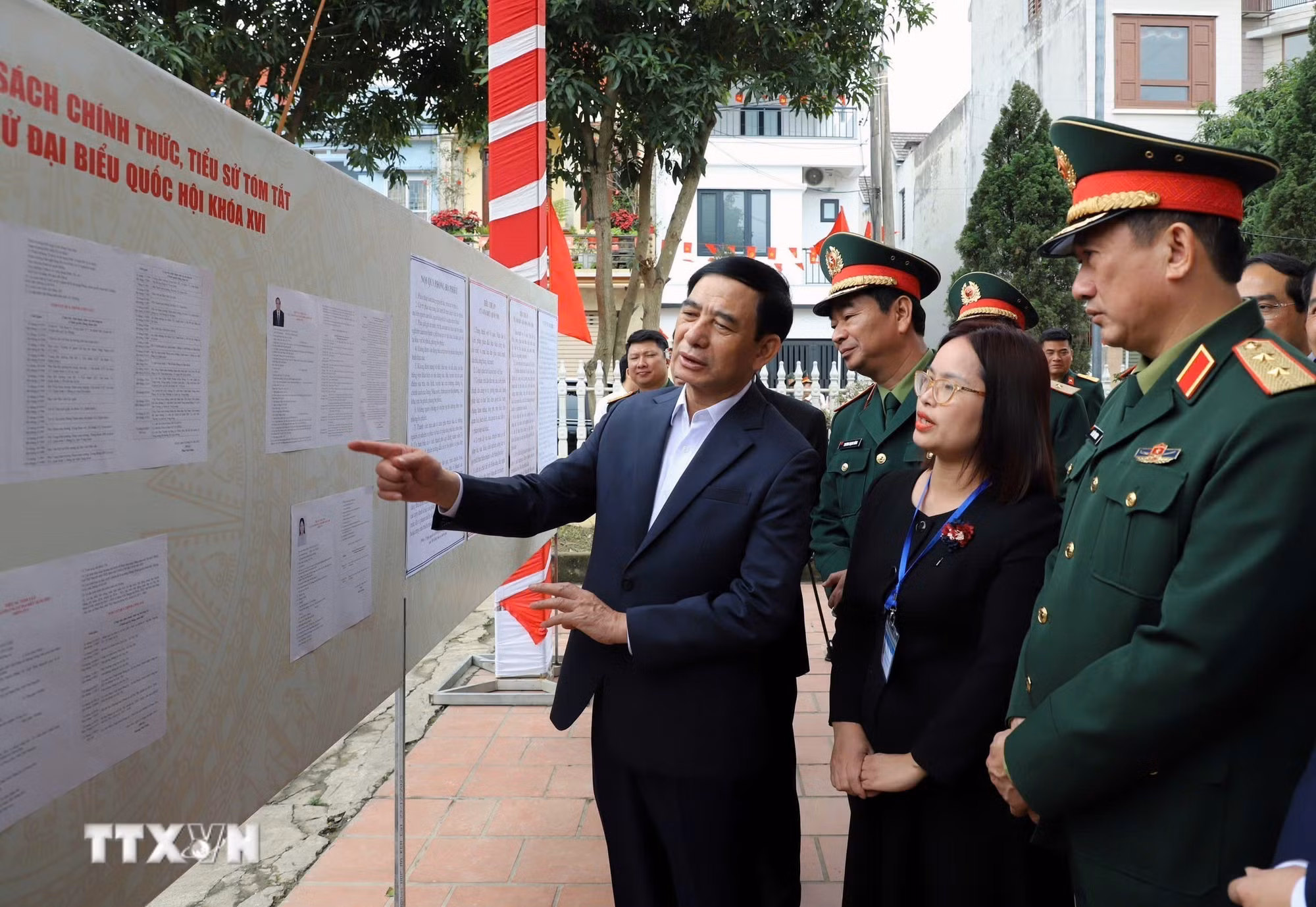 ttxvn-cong-bo-quyet-dinh-kiem-tra-giam-sat-voi-ban-thuong-vu-tinh-uy-thai-nguyen-8618509-2.jpg