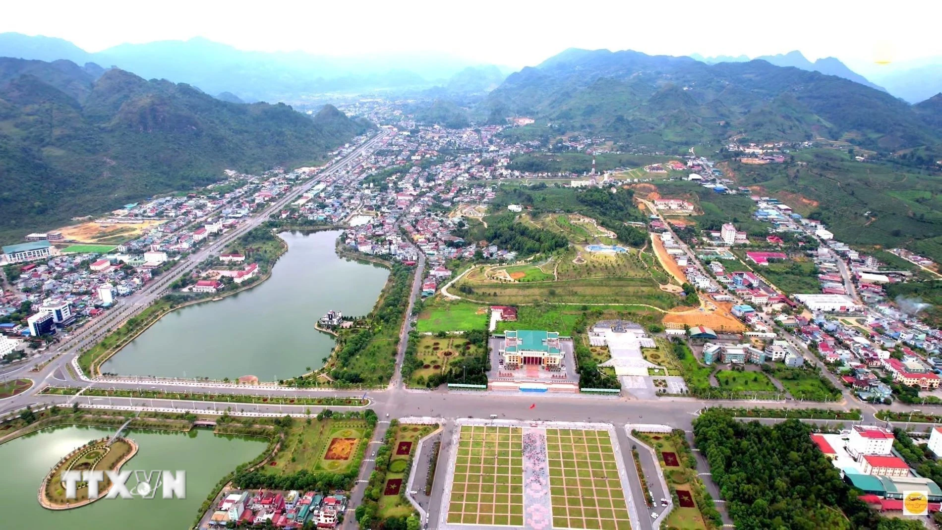 Diện mạo vùng biên viễn Lai Châu đã có nhiều đổi thay lớn. (Ảnh: Việt Dũng/TTXVN)