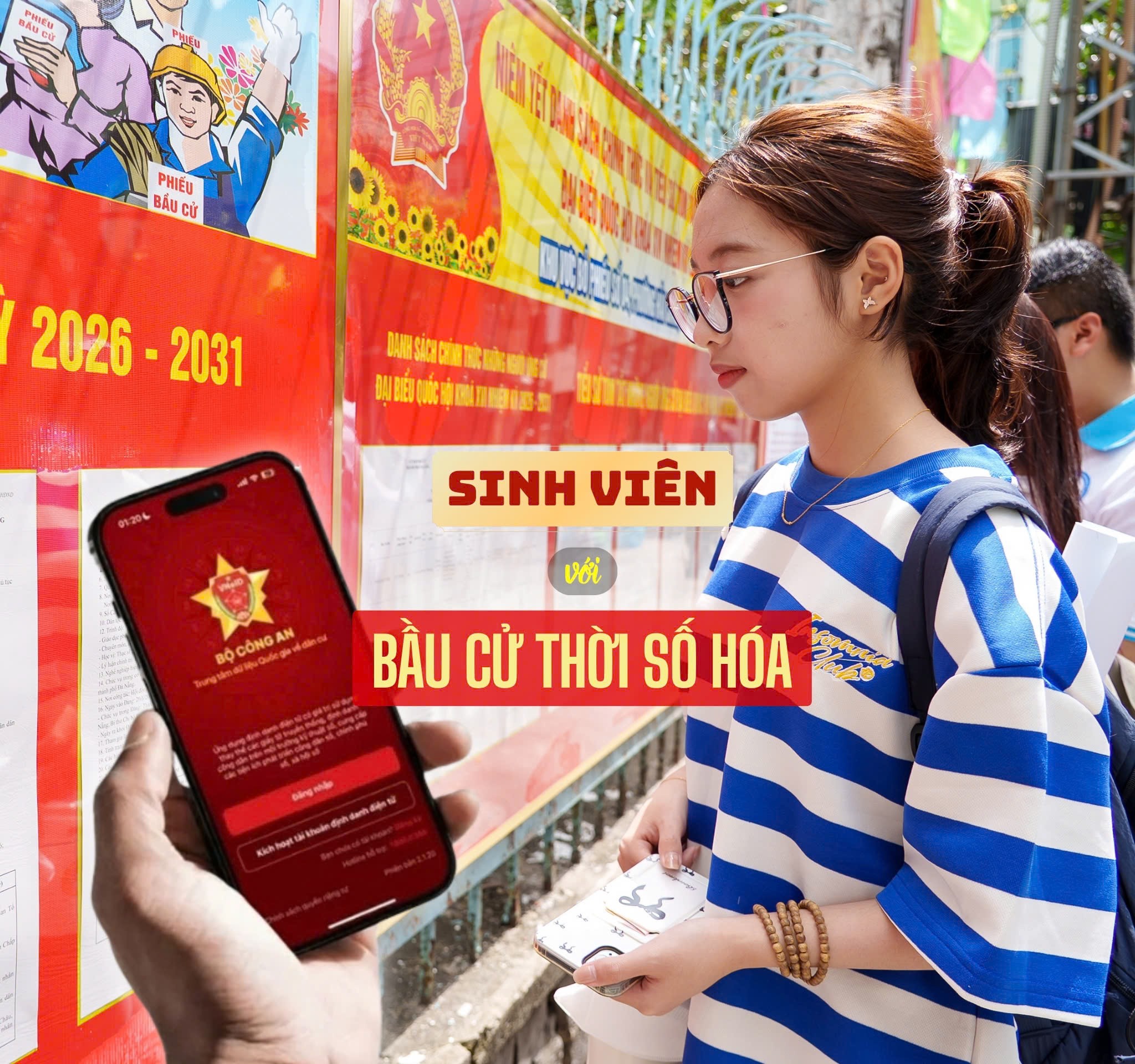 Nhờ ứng dụng VNeID, thông tin khu vực bầu cử và khả năng đăng ký thay đổi địa điểm bầu cử được các sinh viên thực hiện nhanh chóng. (Ảnh: Thanh Phong/Vietnam+)