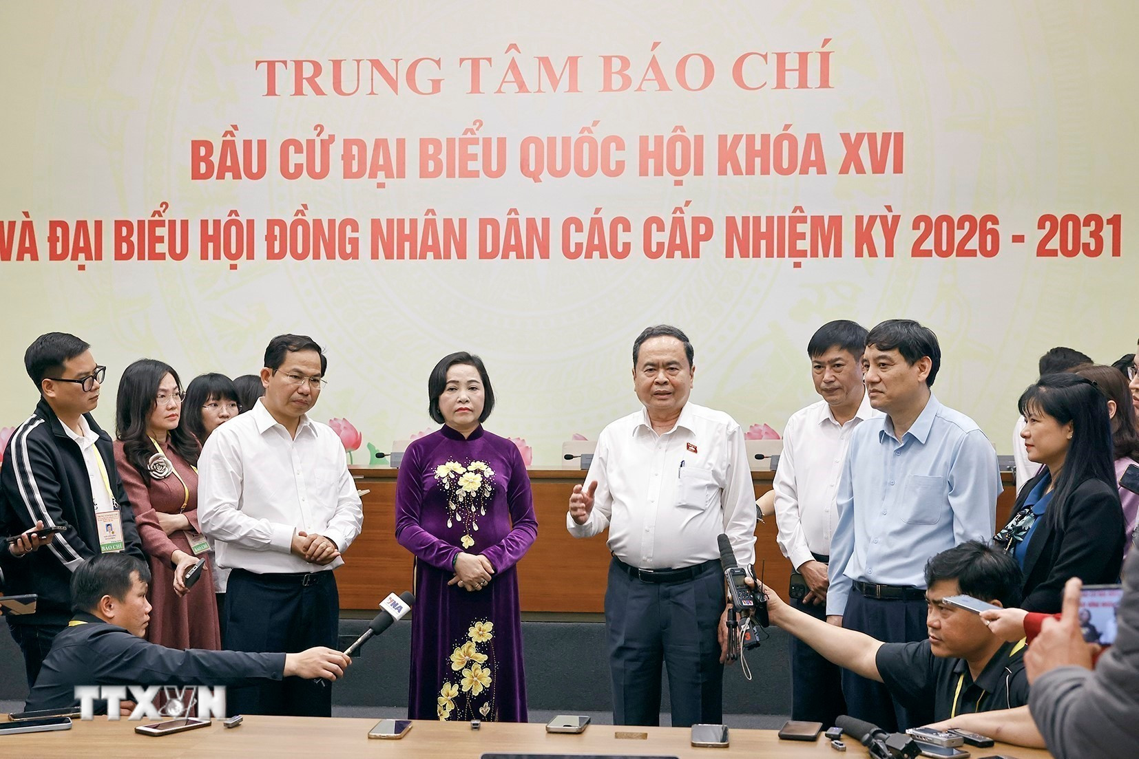 Chủ tịch Quốc hội Trần Thanh Mẫn thăm và phát biểu tại Trung tâm báo chí tại Nhà Quốc hội (Hà Nội). (Ảnh: Doãn Tấn/TTXVN)