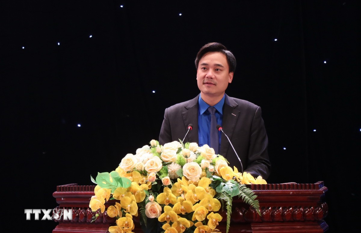 Bí thư Tỉnh Đoàn Bắc Ninh Trần Văn Đăng đóng góp ý kiến vào dự thảo các văn kiện Đại hội Đảng toàn quốc lần thứ XIV. (Ảnh: Thanh Thương/TTXVN)