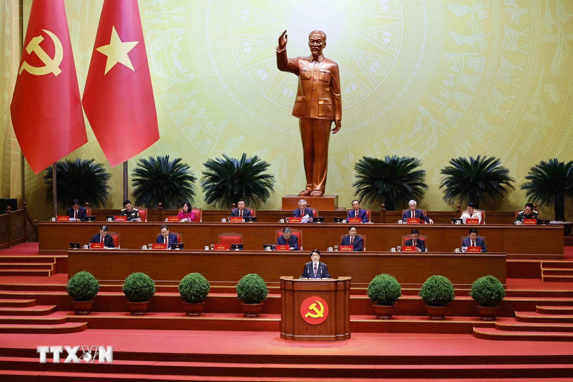 Đồng chí Lương Cường, Ủy viên Bộ Chính trị, Chủ tịch nước trình bày Diễn văn khai mạc Đại hội. (Ảnh: TTXVN)