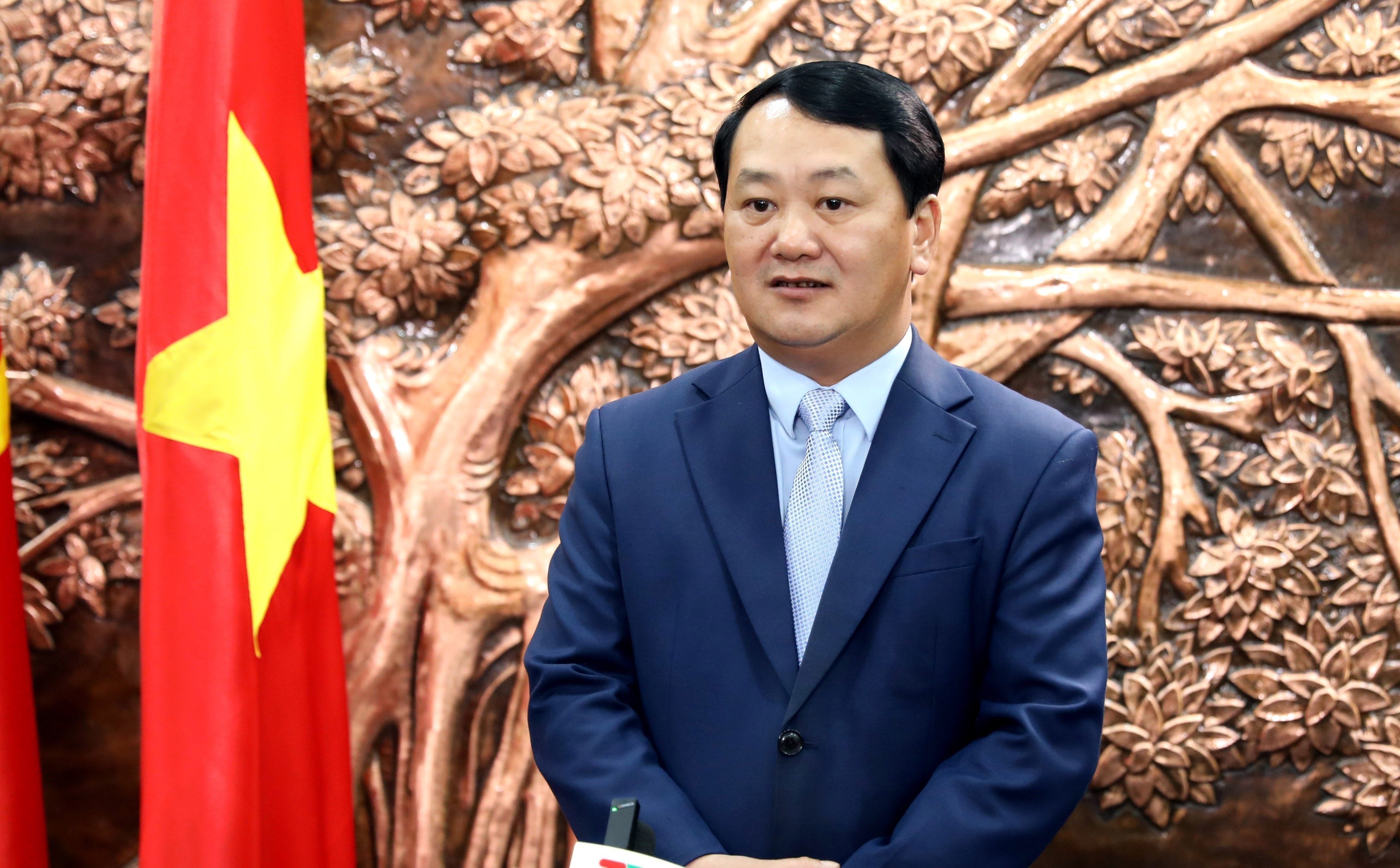 Ủy viên Trung ương Đảng, Bí thư Tỉnh ủy Tuyên Quang Hầu A Lềnh trả lời phỏng vấn báo chí. (Ảnh: Quang Cường/TTXVN)