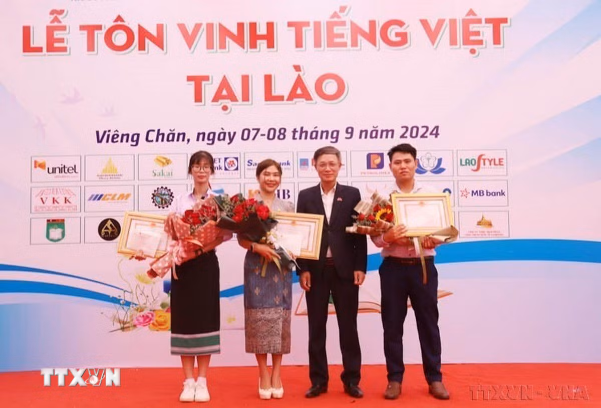 ttxvn-quan-he-doan-ket-dac-biet-hop-tac-toan-dien-viet-nam-lao-28.jpg