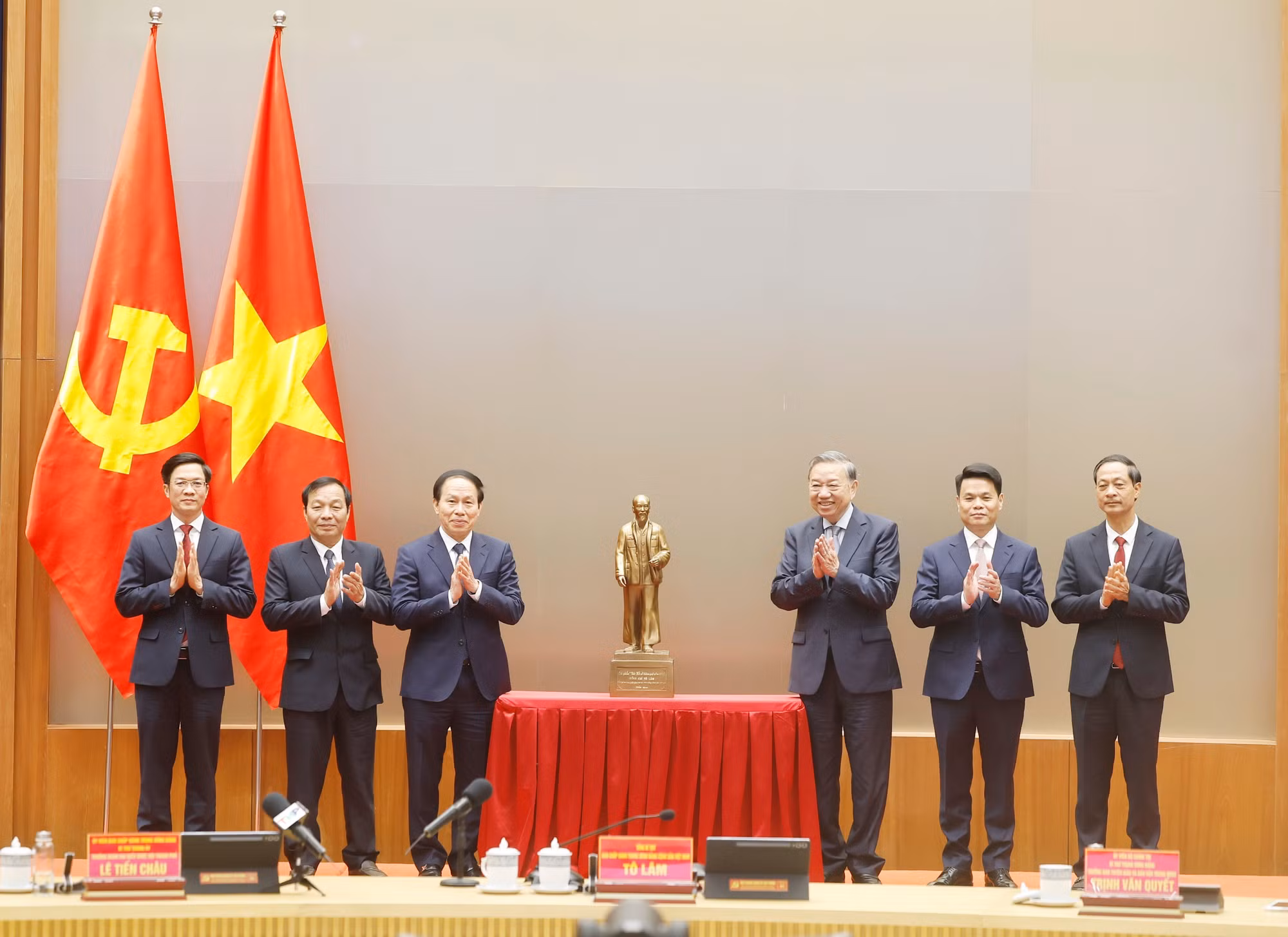 dang-bo-thanh-pho-hai-phong-8644804.jpg