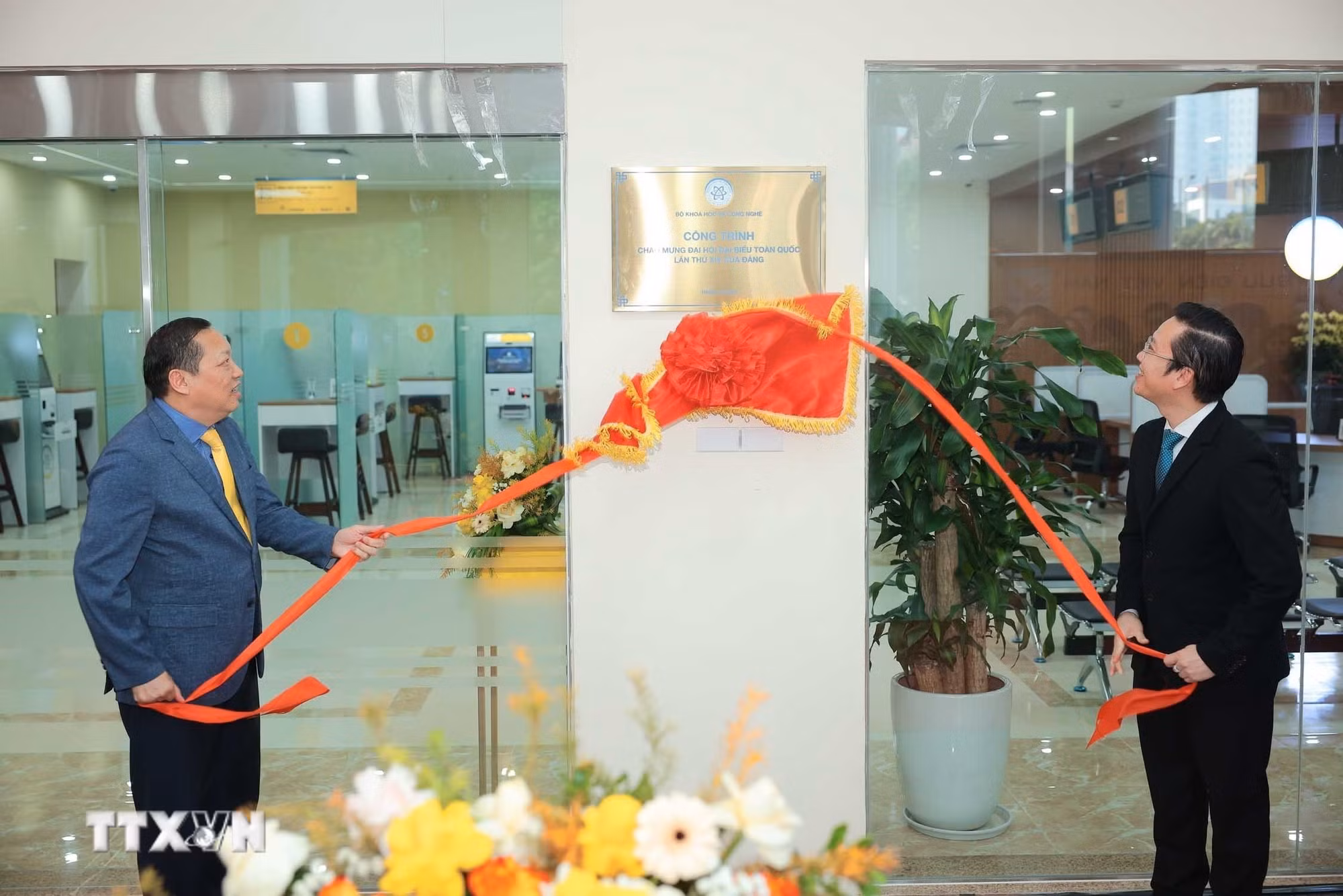 ttxvn-le-khanh-thanh-bo-phan-tiep-nhan-va-tra-ket-qua-bo-khoa-hoc-va-cong-nghe-8481670.jpg
