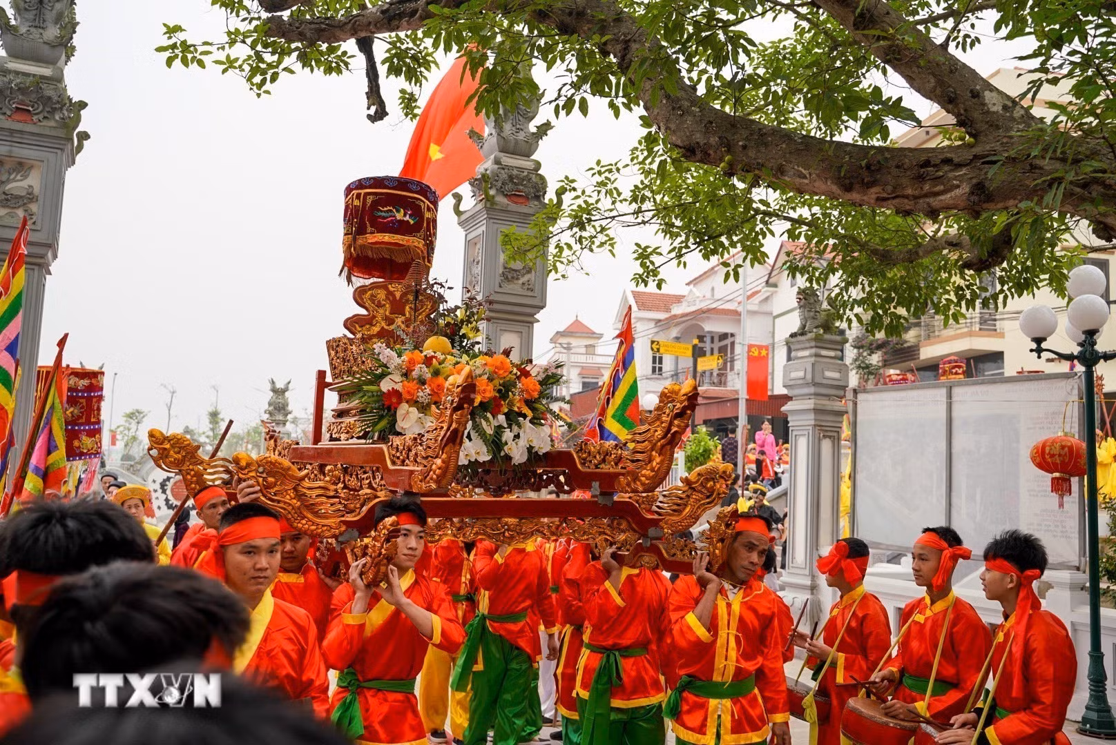 ttxvn-lan-toa-khat-vong-thinh-vuong-tu-di-san-van-hoa-le-hoi-chu-dong-tu-tien-dung-8624836-4.jpg