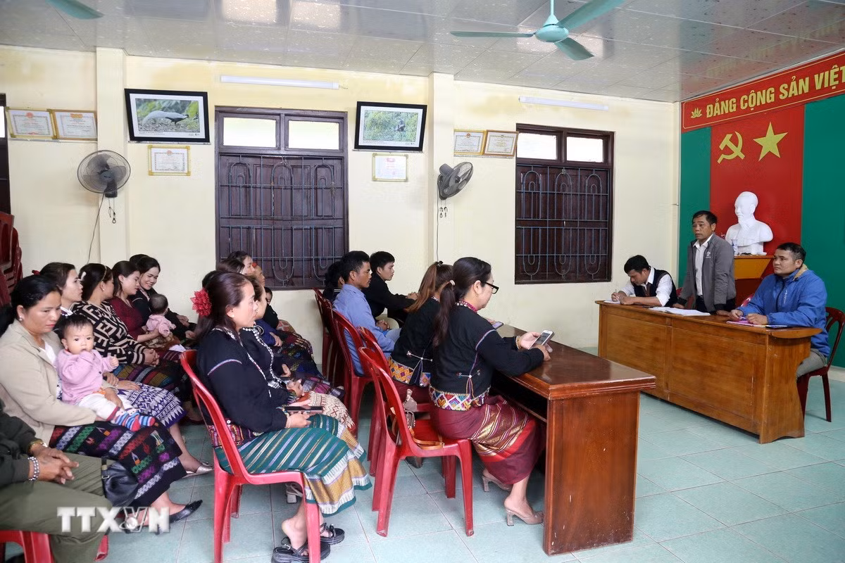 ttxvn-quang-binh-chu-trong-phat-trien-dang-vien-vung-dong-bao-dan-toc-thieu-so.jpg