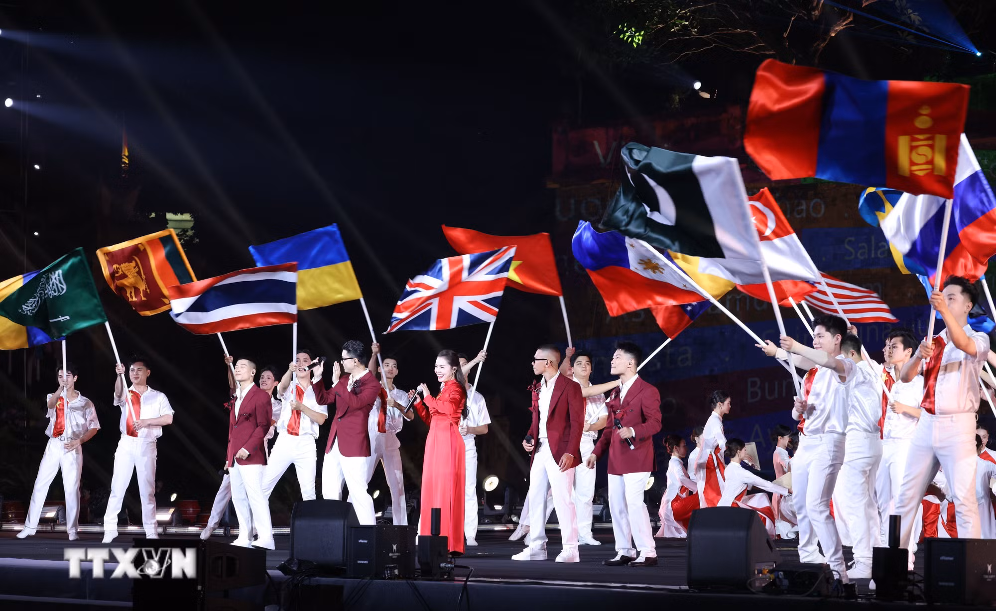 ttxvn-le-hoi-van-hoa-the-gioi-tai-ha-noi-lan-thu-nhat.jpg