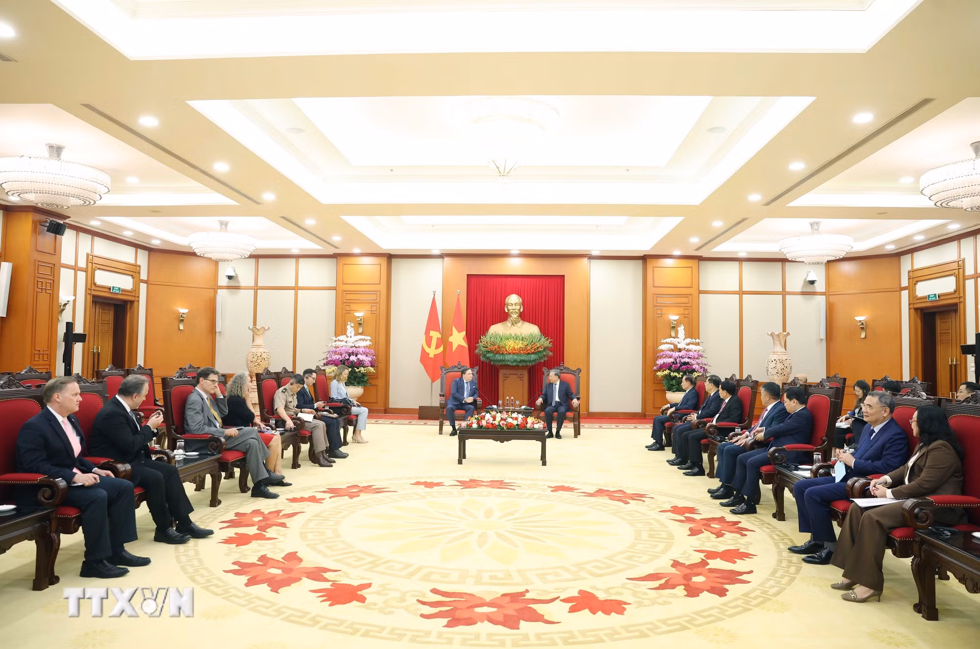 ttxvn-tong-bi-thu-to-lam-tiep-dai-su-hoa-ky-marc-knapper5.jpg