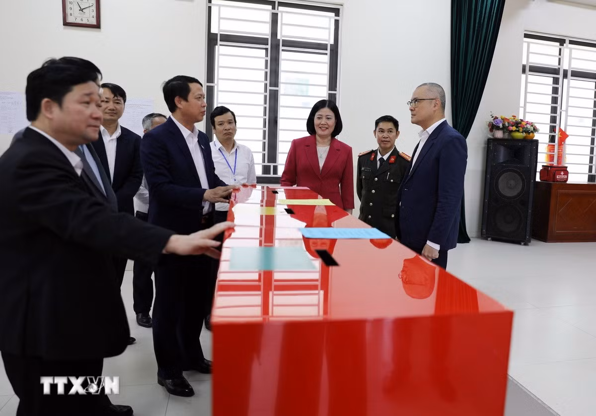 ttxvn-bi-thu-tinh-uy-phu-tho-kiem-tra-cong-tac-chuan-bi-bau-cu-cac-cap.jpg