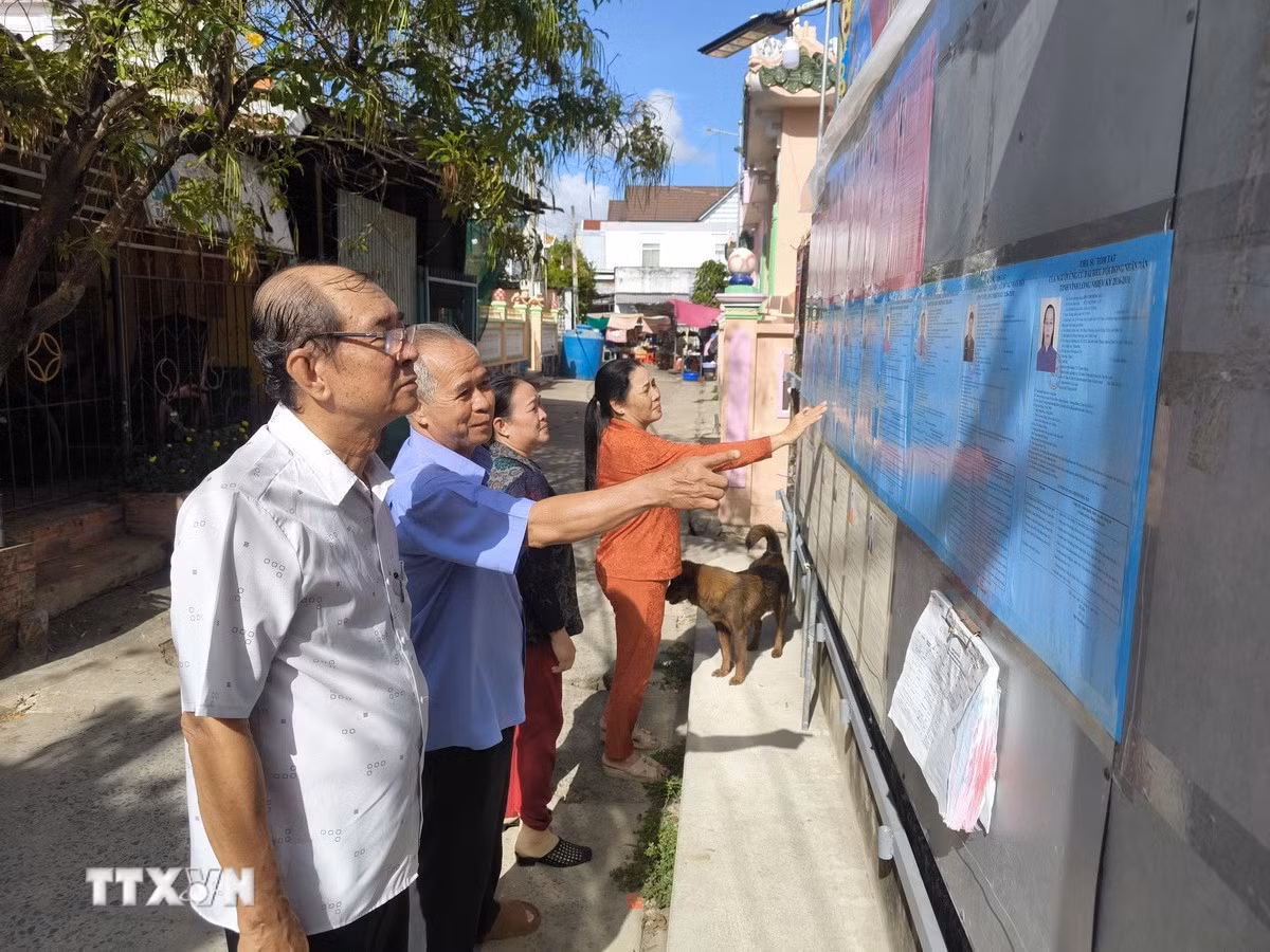 ttxvn-bau-cu-quoc-hoi-va-hdnd-vinh-long-xa-tan-thuy-san-sang-cho-ngay-hoi-lon.jpg