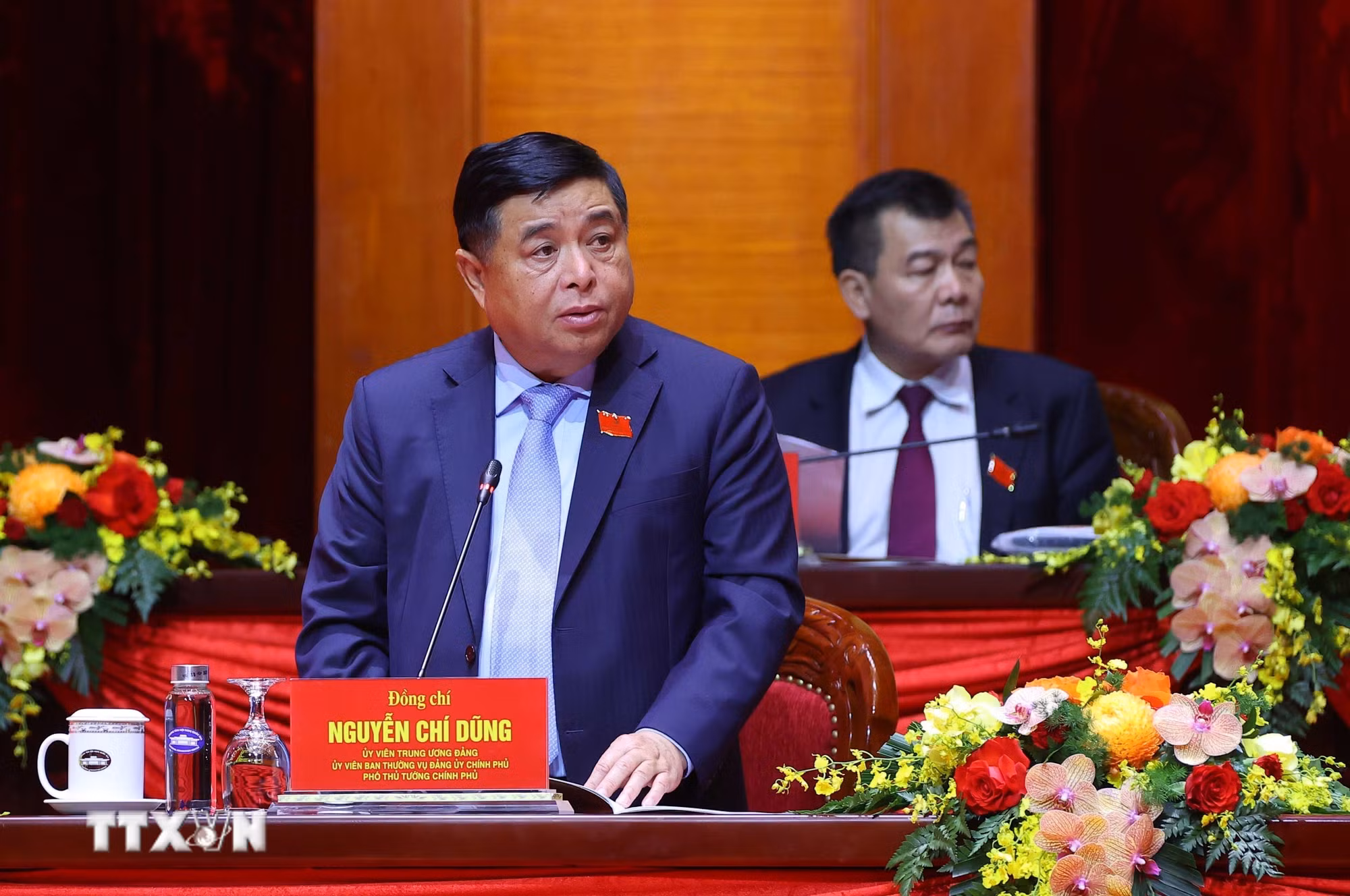 ttxvn-dai-hoi-dai-bieu-dang-bo-chinh-phu-lan-thu-nhat-cac-dai-bieu-tham-luan-tai-hoi-truong8.jpg