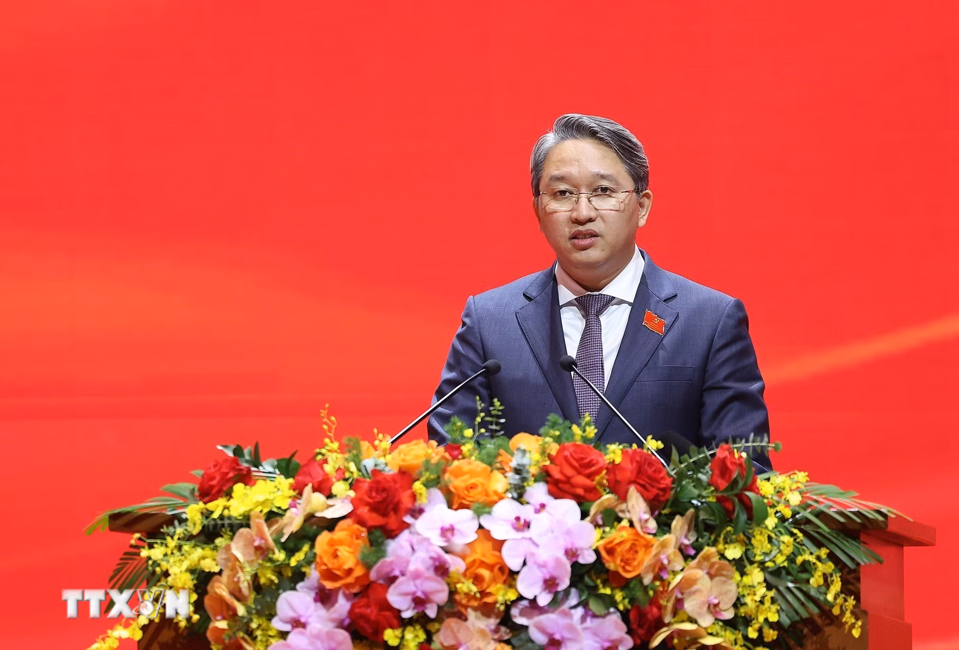 ttxvn-dai-hoi-dai-bieu-dang-bo-chinh-phu-lan-thu-nhat-cac-dai-bieu-tham-luan-tai-hoi-truong5.jpg