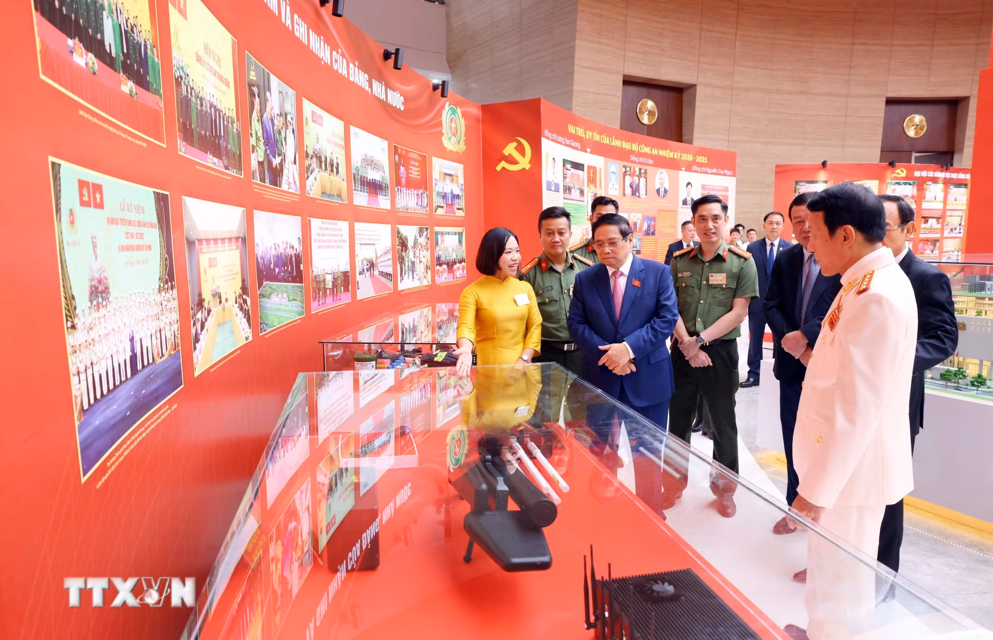 ttxvn-tong-bi-thu-to-lam-du-dai-hoi-dai-bieu-dang-bo-cong-an-trung-uong15.jpg