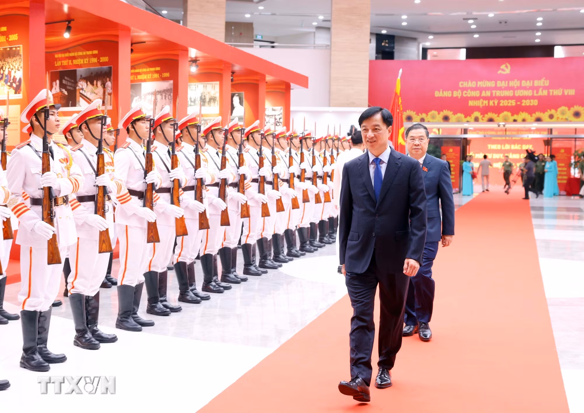 ttxvn-tong-bi-thu-to-lam-du-dai-hoi-dai-bieu-dang-bo-cong-an-trung-uong19.jpg