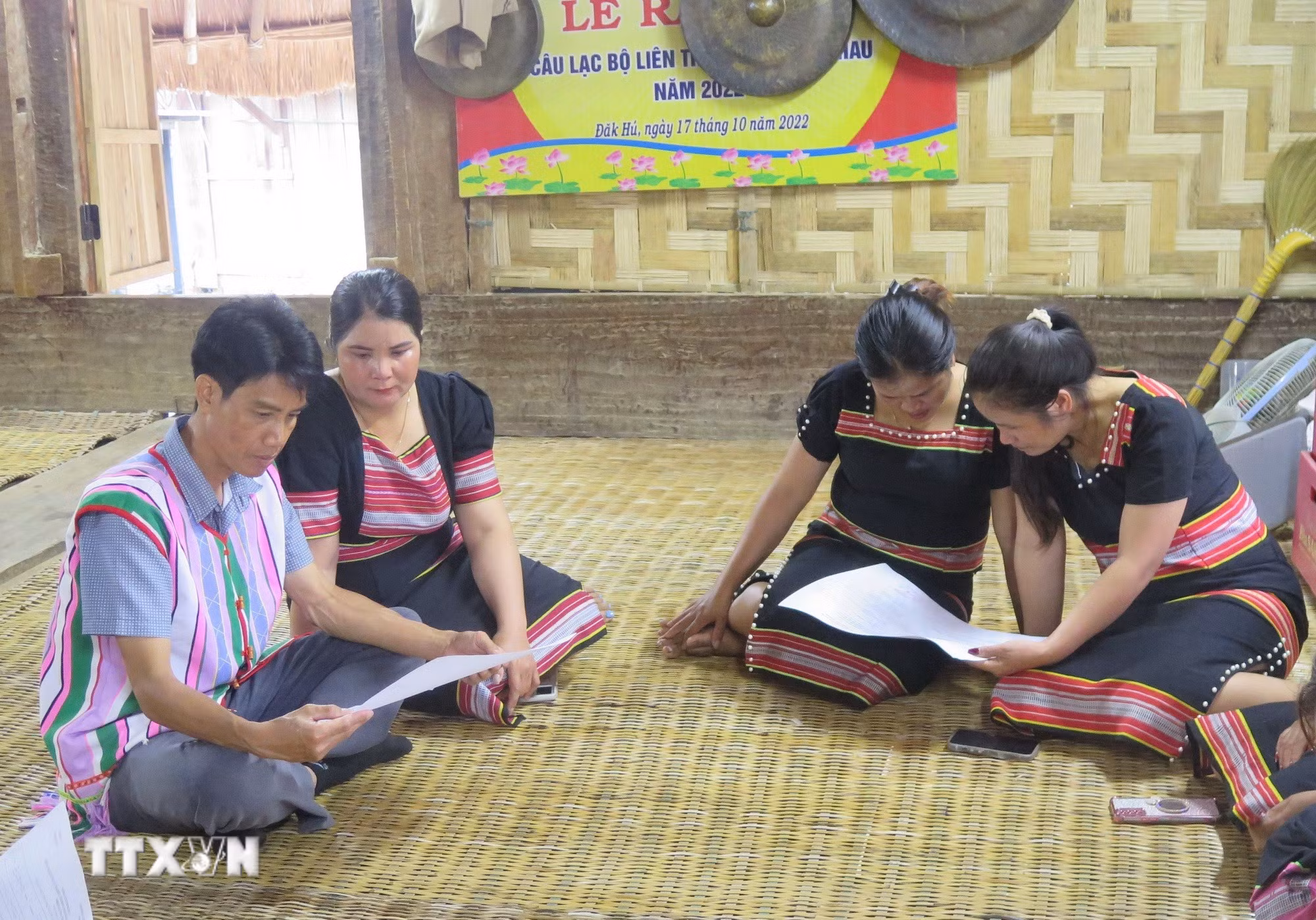 ttxvn-quang-ngai-tich-cuc-tuyen-truyen-bau-cu-trong-vung-dong-bao-dan-toc-thieu-so.jpg