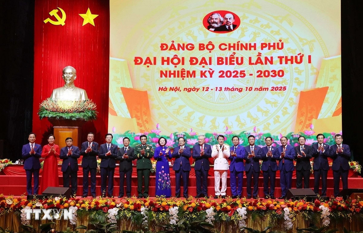 Ban Thường vụ Đảng ủy Chính phủ nhiệm kỳ 2020-2025. (Ảnh: Văn Điệp/TTXVN)