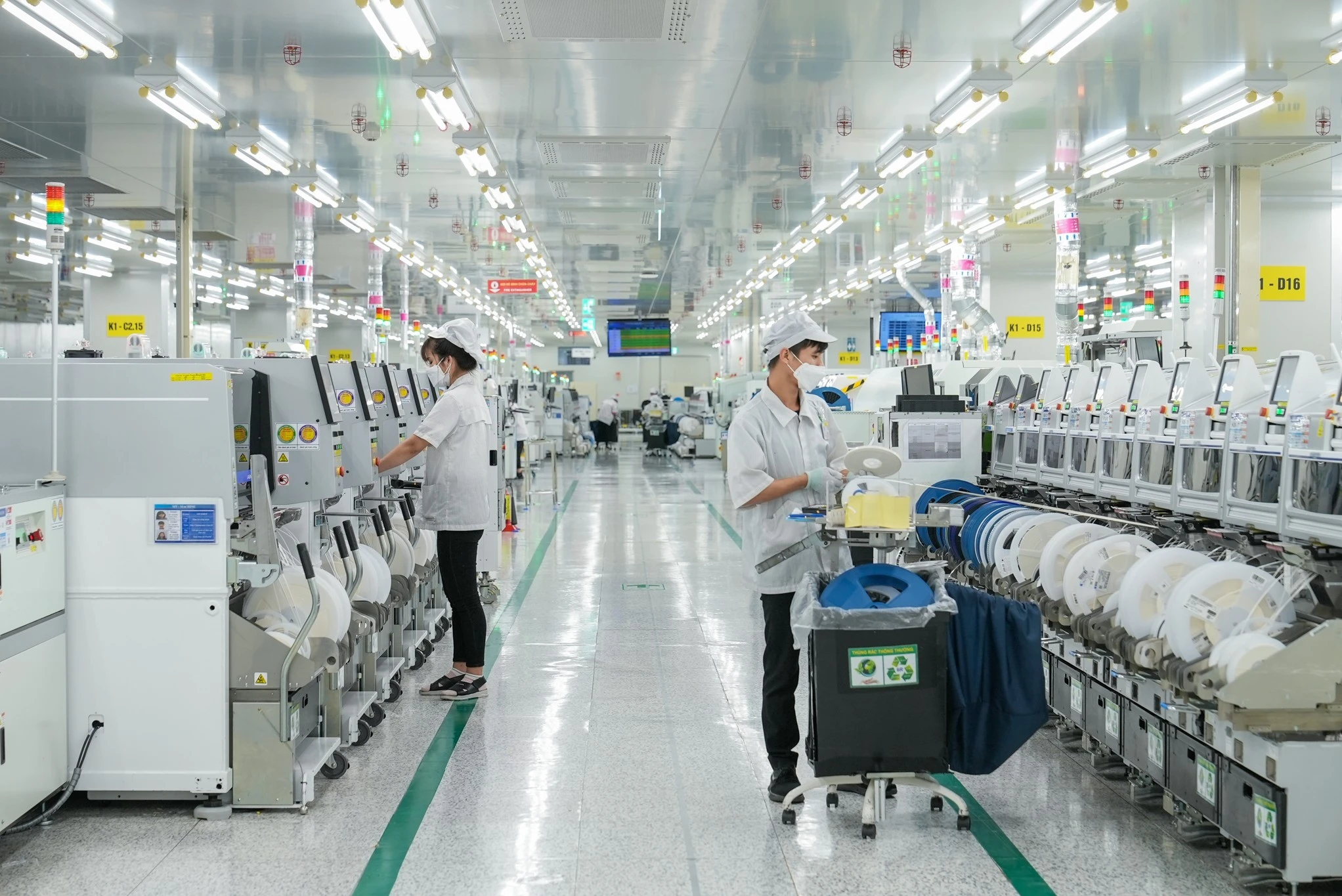 Hành trình hiện thực hóa khát vọng trở thành nước phát triển vào năm 2045 đang đặt ra những thách thức lớn về cải cách thể chế và xây dựng một nền kinh tế độc lập, tự chủ thực sự. (Ảnh: Vietnam+)