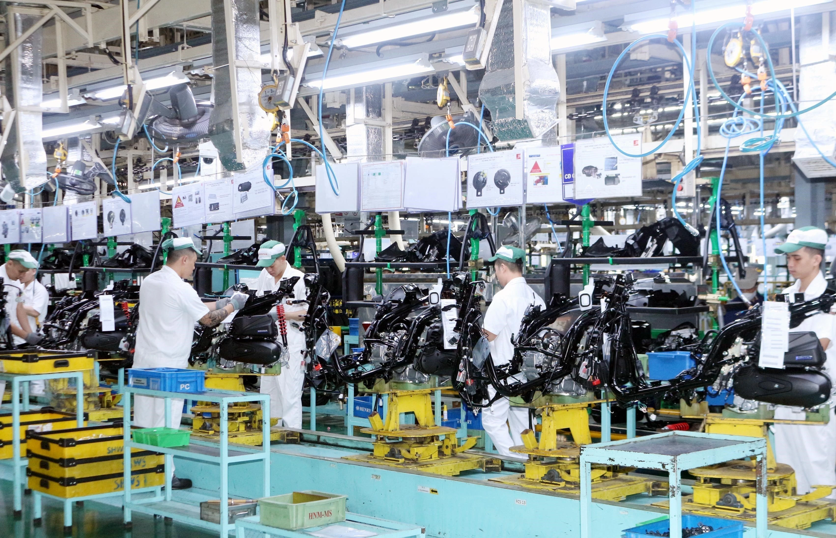 Dây chuyền sản xuất của Công ty Honda Việt Nam, Khu công nghiệp Đồng Văn II. (Ảnh: TTXVN)