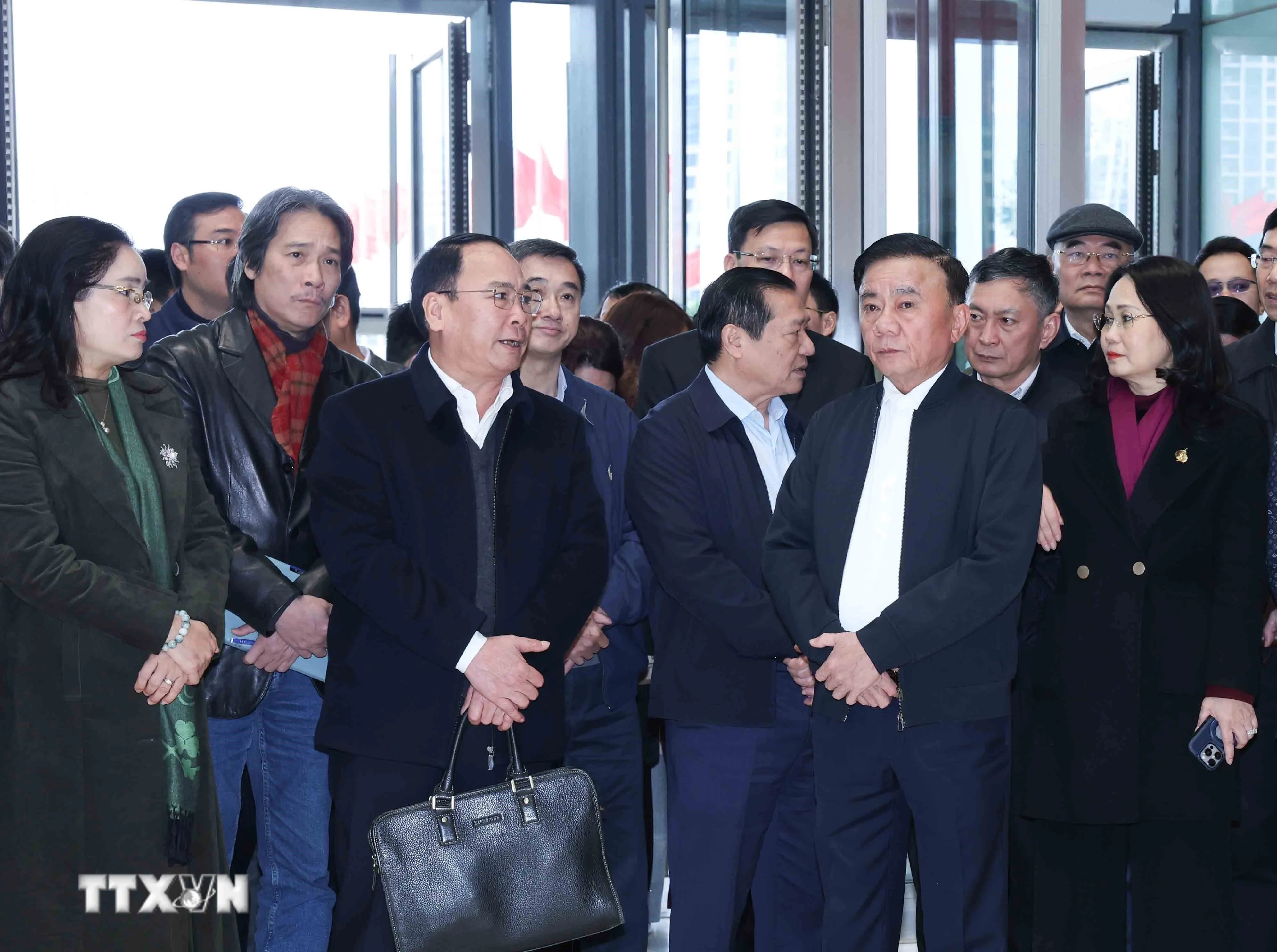 Thường trực Ban Bí thư Trần Cẩm Tú kiểm tra công tác chuẩn bị Đại hội đại biểu toàn quốc lần thứ XIV của Đảng tại Trung tâm Hội nghị Quốc gia. (Ảnh: Phương Hoa/TTXVN)