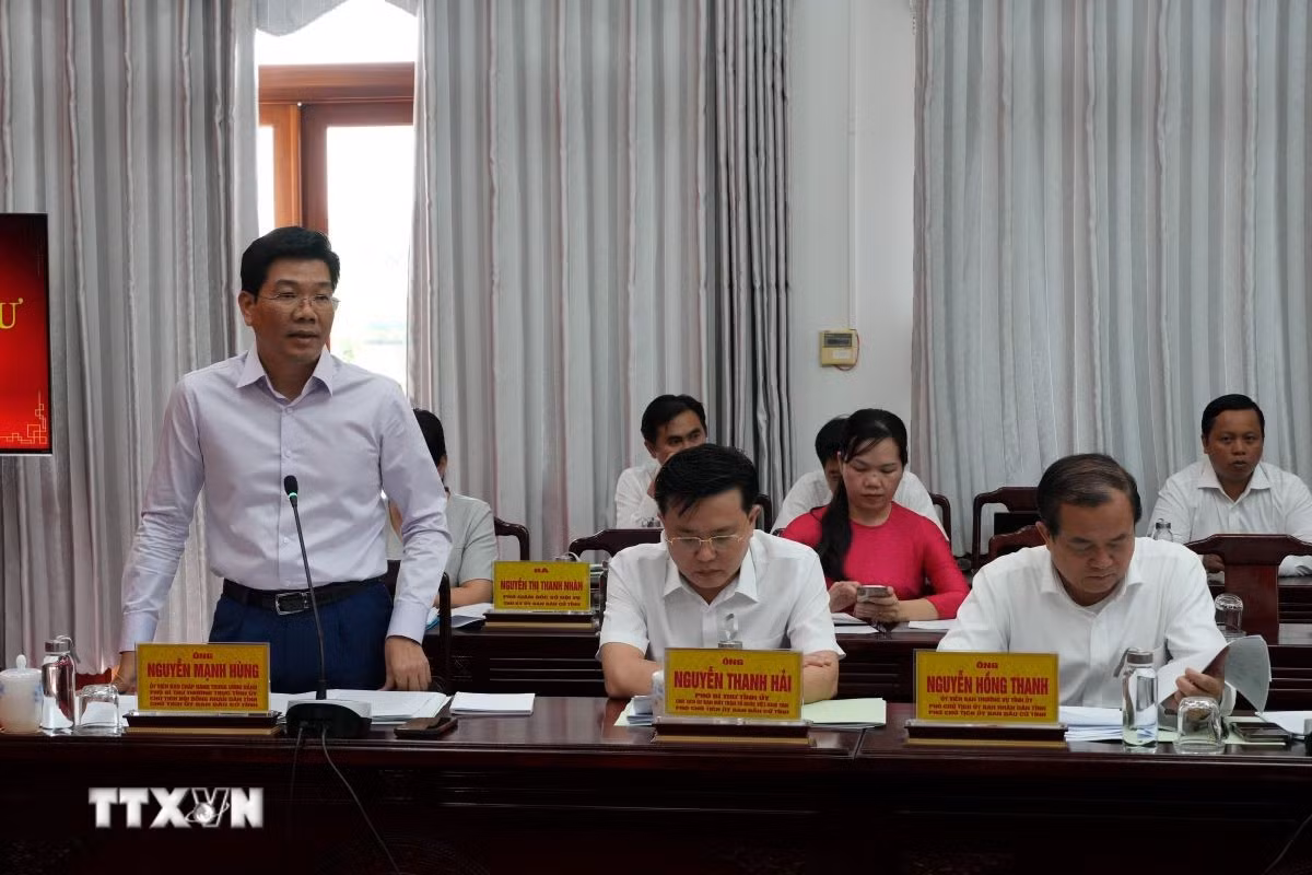 ttxvn-phien-hop-thu-4-uy-ban-bau-cu-tinh-tay-ninh-2302-2.jpg
