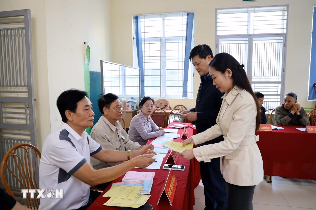 ttxvn-bau-cu-quoc-hoi-hdnd-quang-ninh-to-chuc-dien-tap-cong-tac-bau-cu-1003-2.jpg