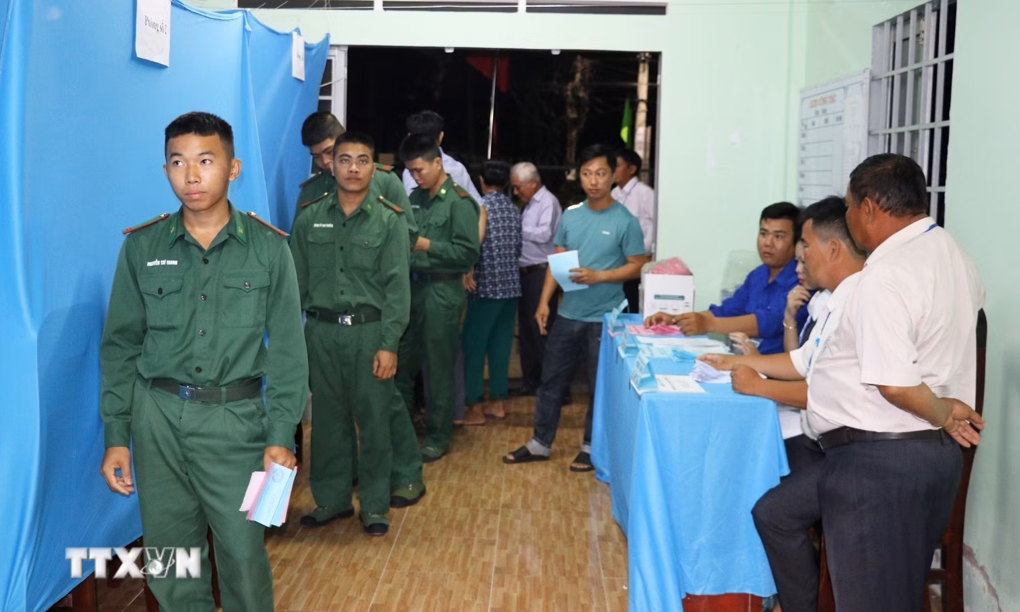 ttxvn-khai-mac-bau-cu-som-tai-xa-cu-lao-tan-phu-dong-tinh-dong-thap-15-2.jpg