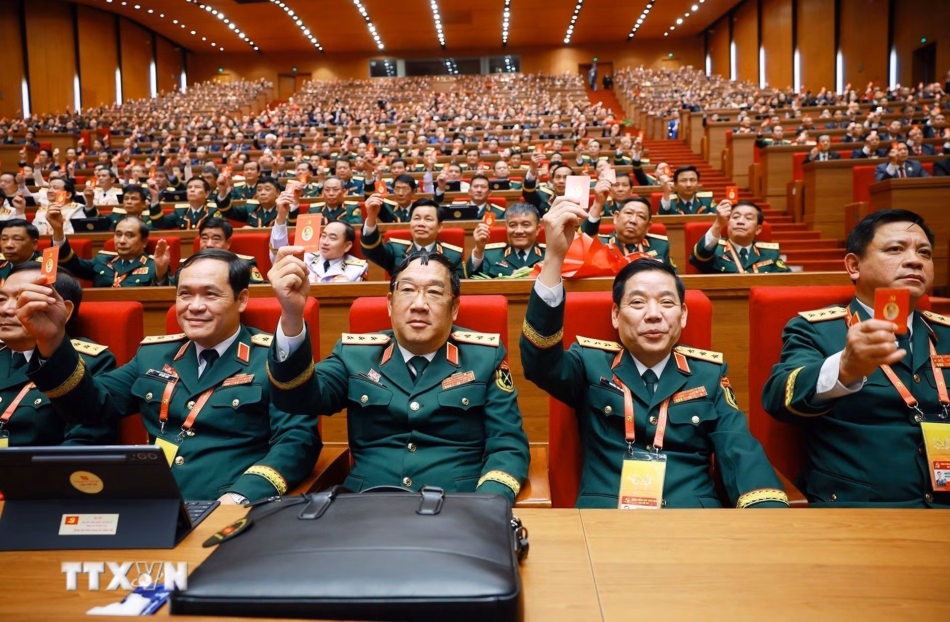 ttxvn-be-mac-dai-hoi-xiv-cua-dang-23-9.jpg