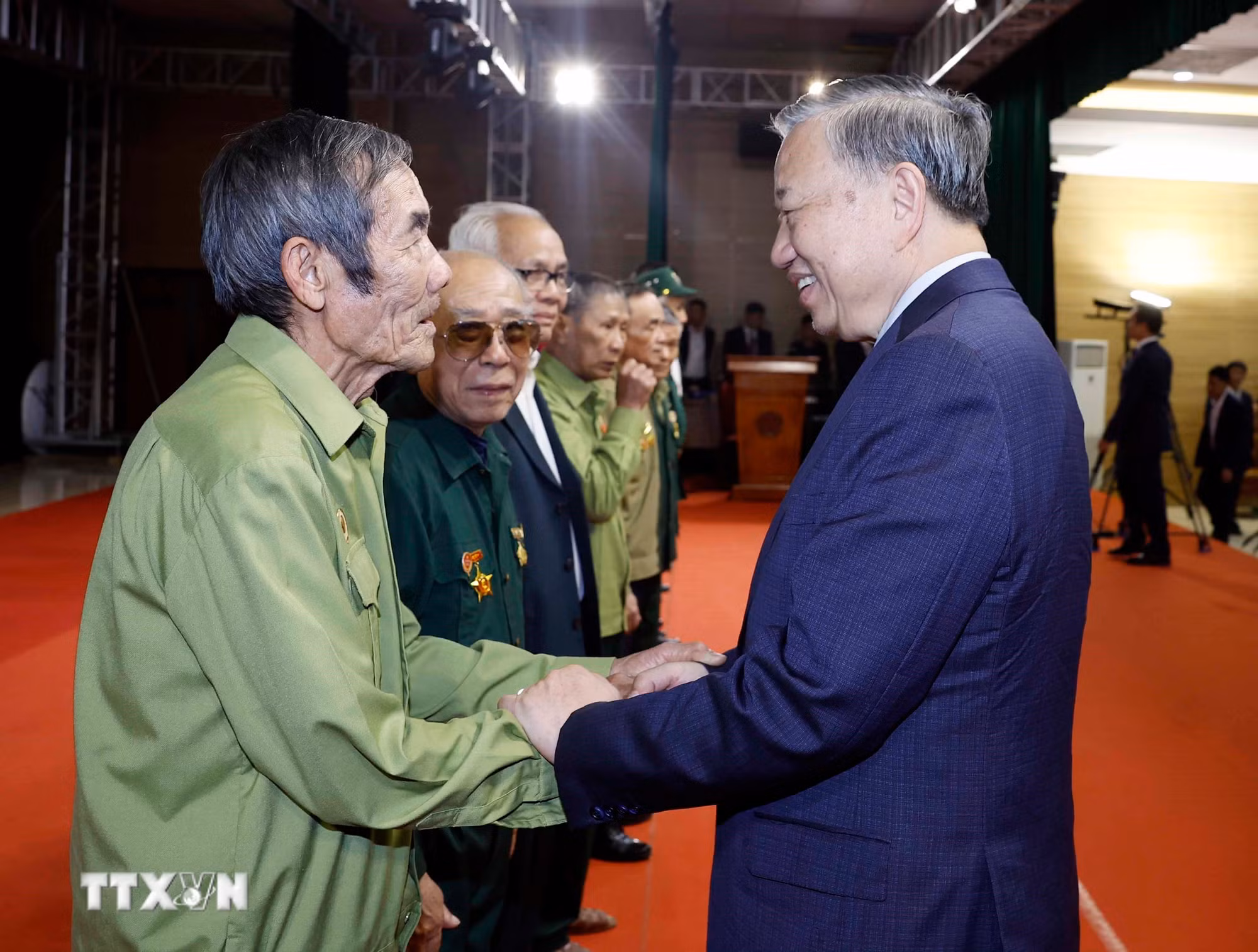 ttxvn-tong-bi-thu-to-lam-lam-viec-voi-ban-chap-hanh-dang-bo-tinh-dien-bien-31-4.jpg