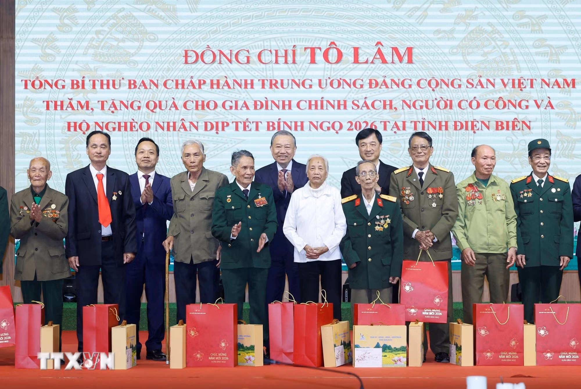ttxvn-tong-bi-thu-to-lam-lam-viec-voi-ban-chap-hanh-dang-bo-tinh-dien-bien-31-11.jpg