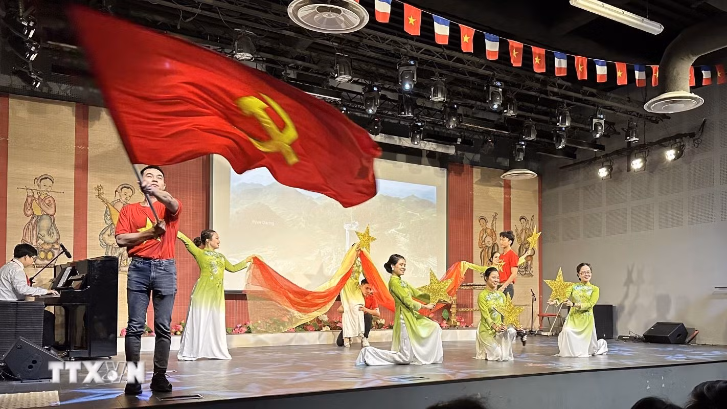 ttxvn-dua-van-hoa-thanh-tru-cot-phat-trien-ben-vung-cua-dat-nuoc-1601-3.jpg