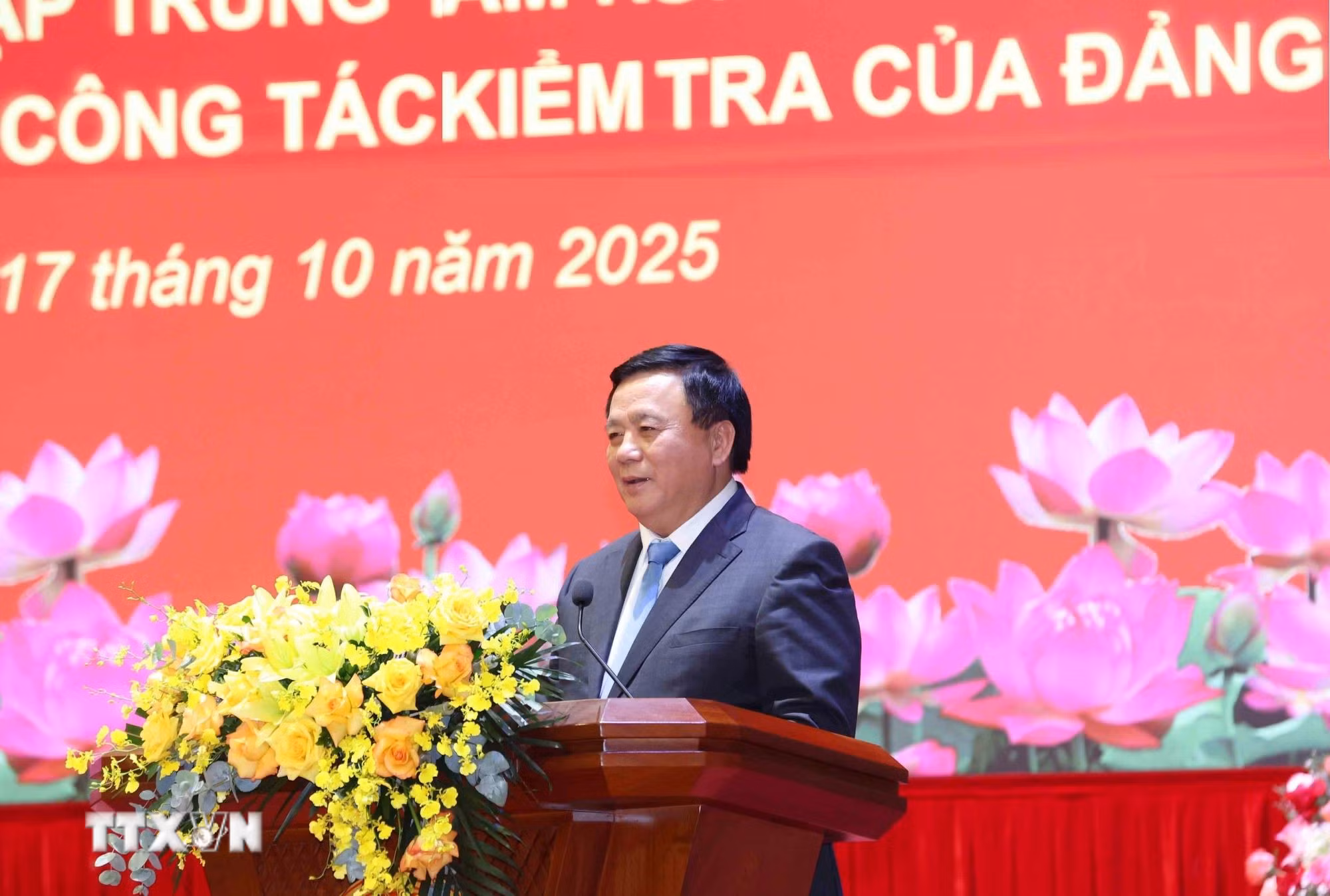 ttxvn-le-cong-bo-quyet-dinh-thanh-lap-va-ra-mat-trung-tam-nghien-cuu-va-dao-tao-boi-duong-cong-tac-kiem-tra-dang-6.jpg