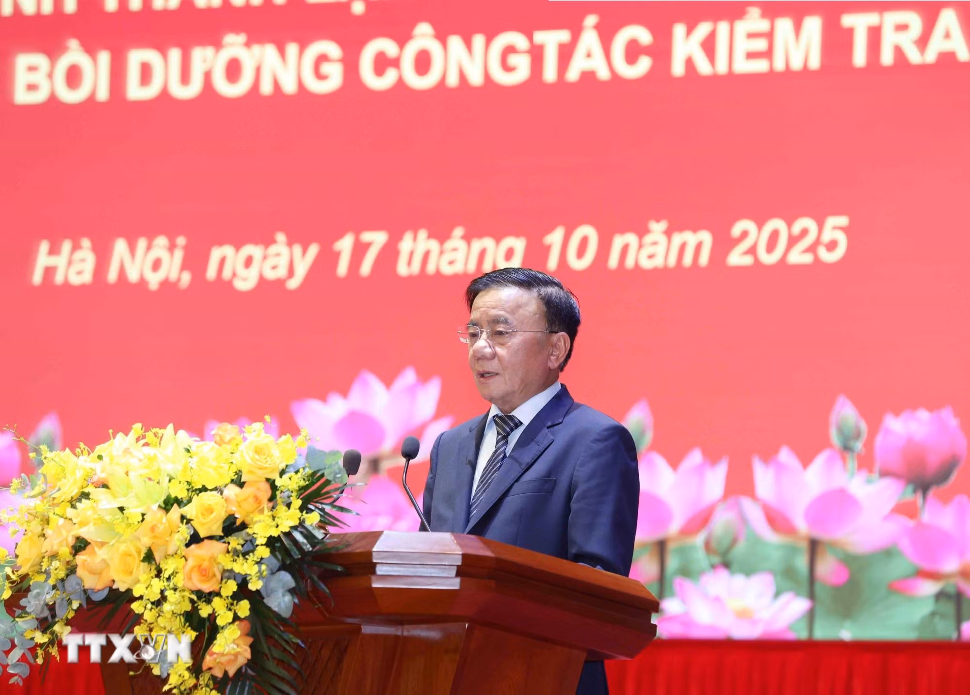 ttxvn-le-cong-bo-quyet-dinh-thanh-lap-va-ra-mat-trung-tam-nghien-cuu-va-dao-tao-boi-duong-cong-tac-kiem-tra-dang-5.jpg