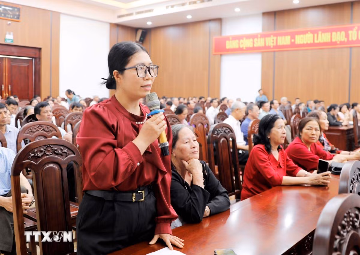 ttxvn-lao-cai-hoi-nghi-tiep-xuc-giua-cu-tri-voi-nguoi-ung-cu-dai-bieu-hoi-dong-nhan-dan-tinh-0203.jpg