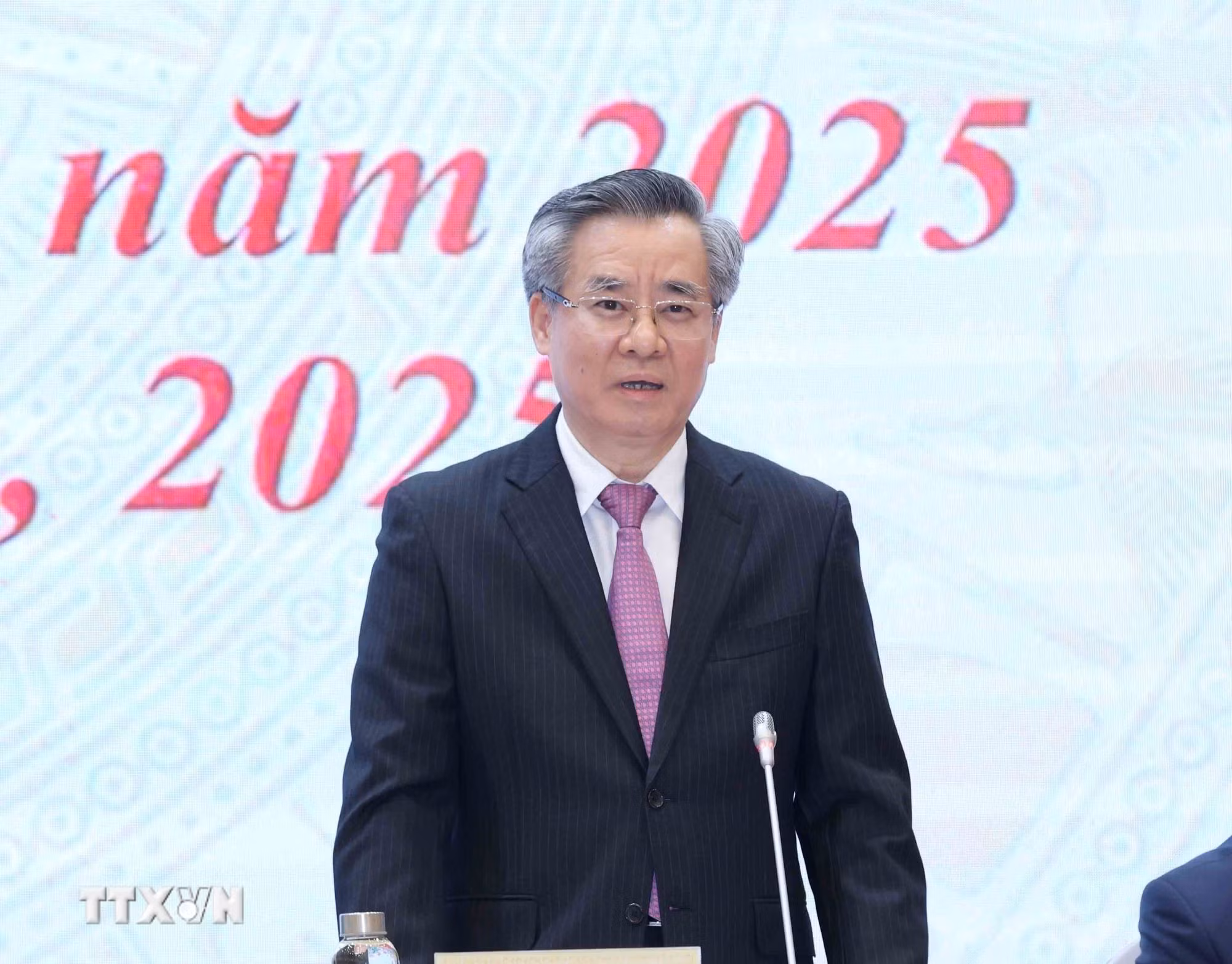 ttxvn-hop-bao-quoc-te-cong-bo-du-thao-cac-van-kien-trinh-dai-hoi-xiv-cua-dang-6.jpg
